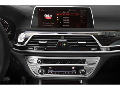 2022 BMW 7 Series 740i
