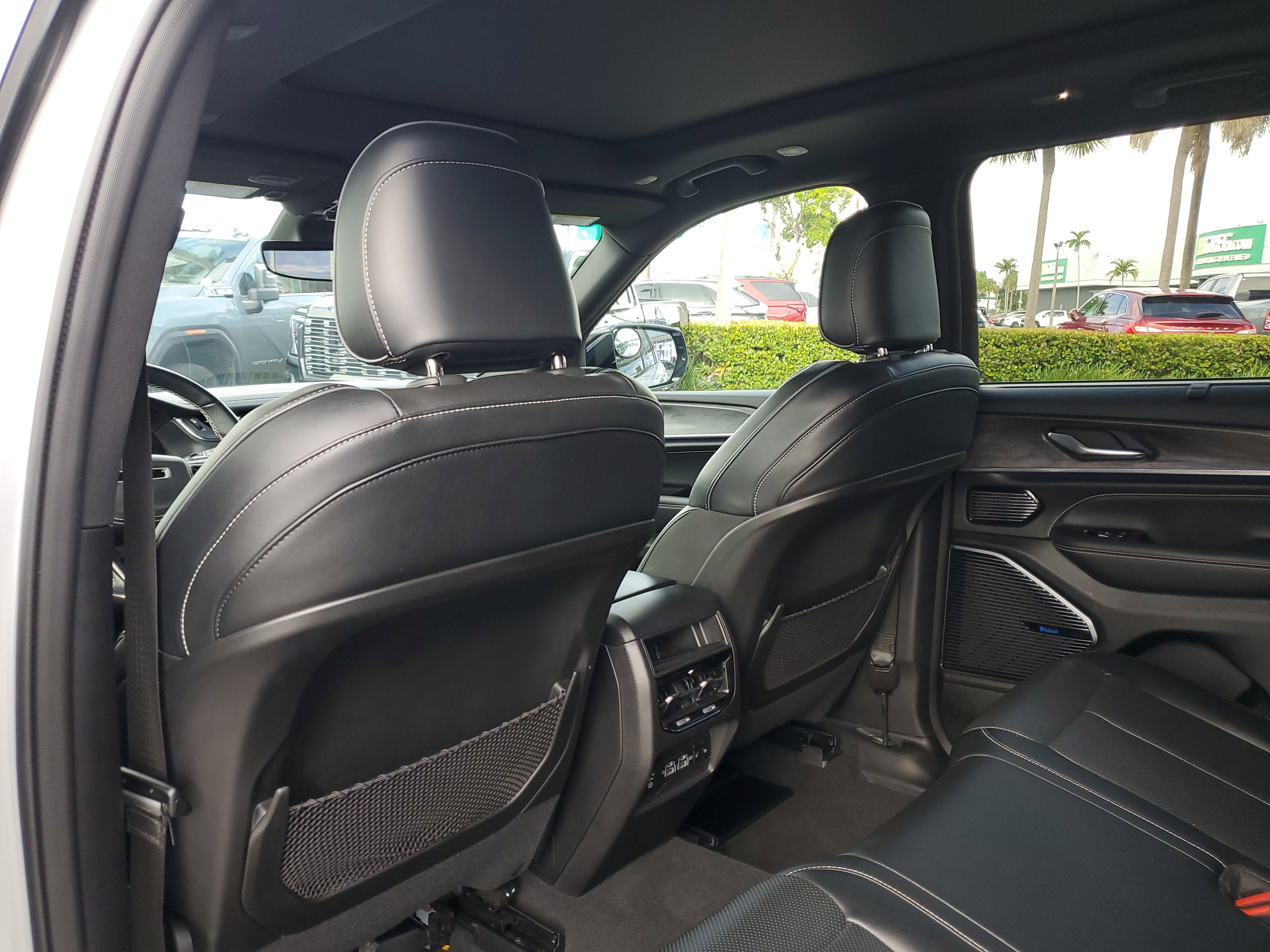 2022 Jeep Grand Cherokee Overland