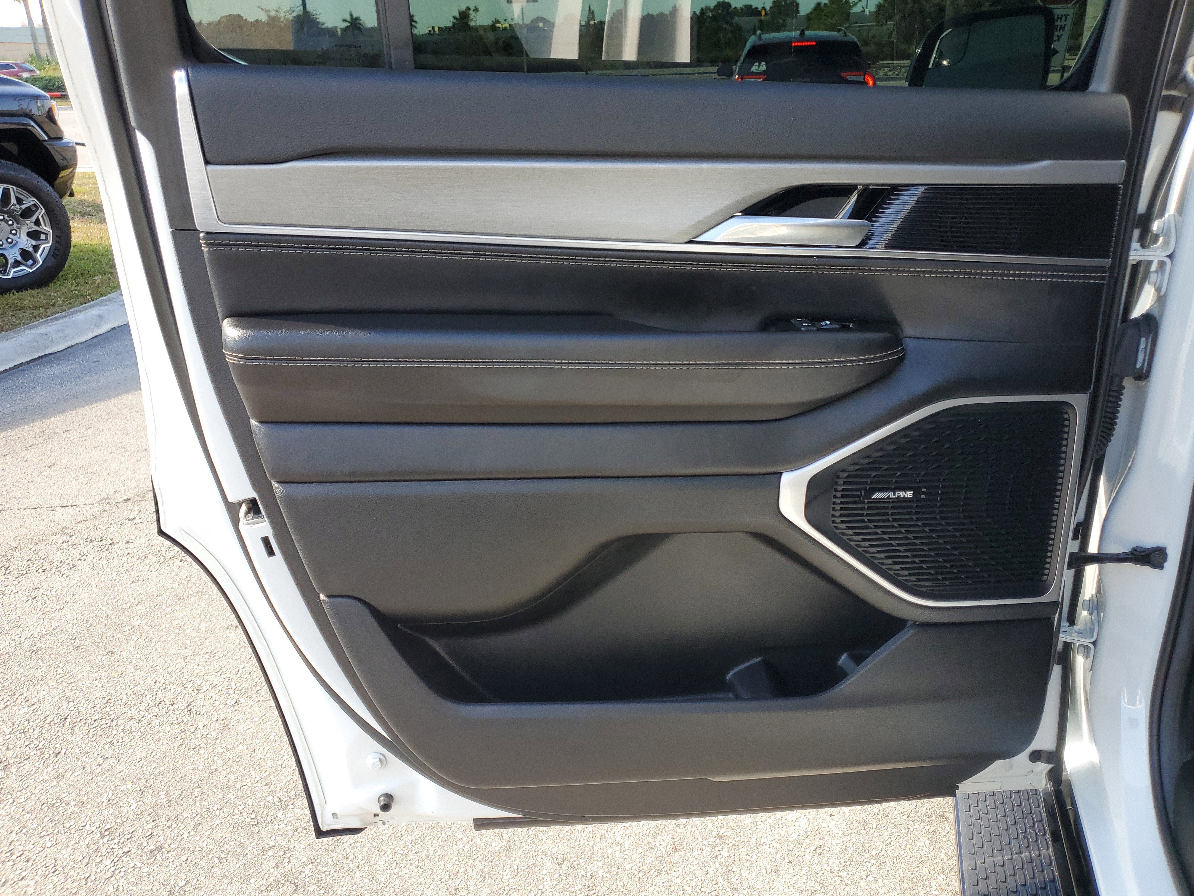 2023 Jeep Wagoneer Series II Carbide