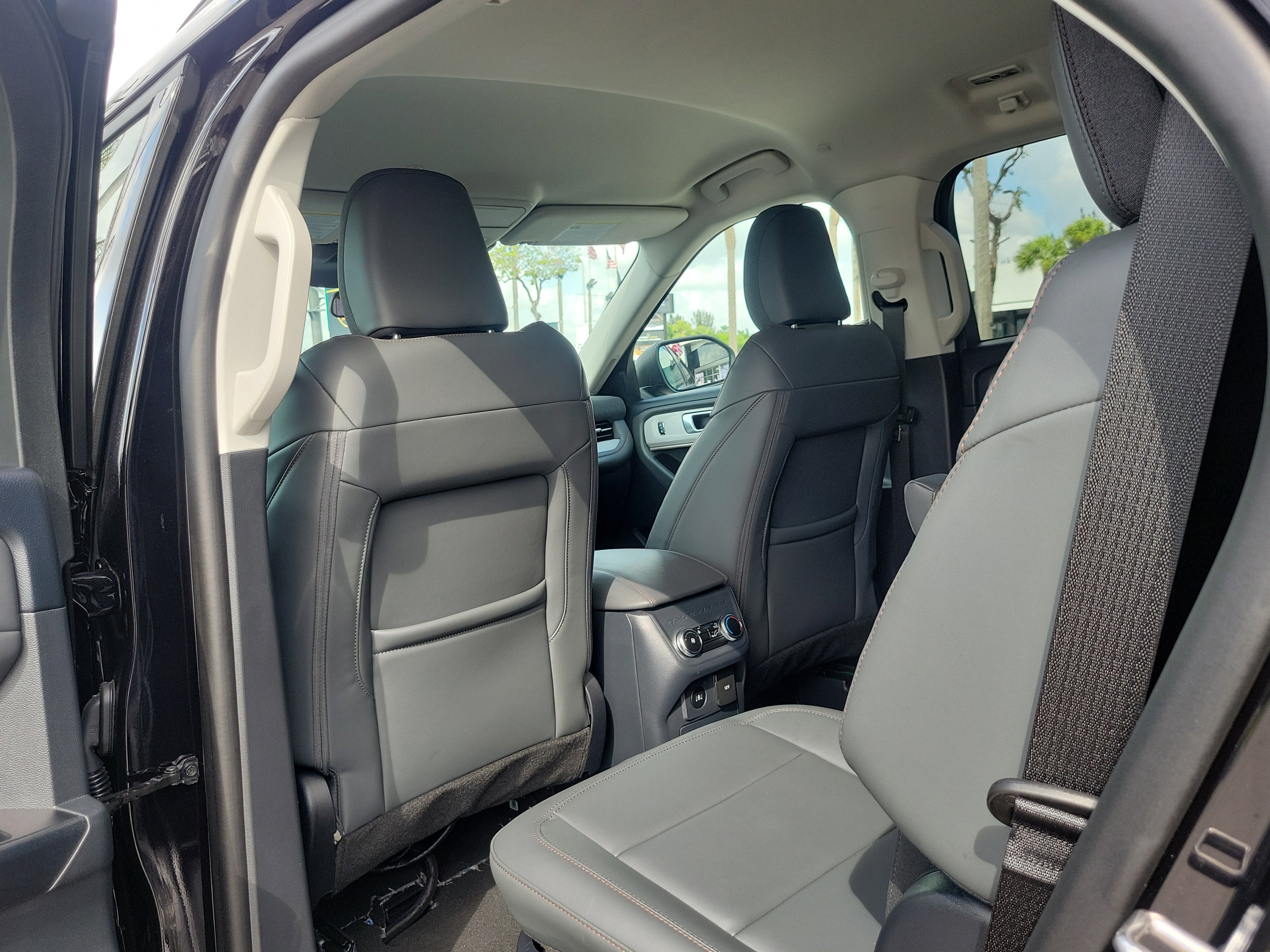 2026 Ford Explorer Active w/100A Pkg