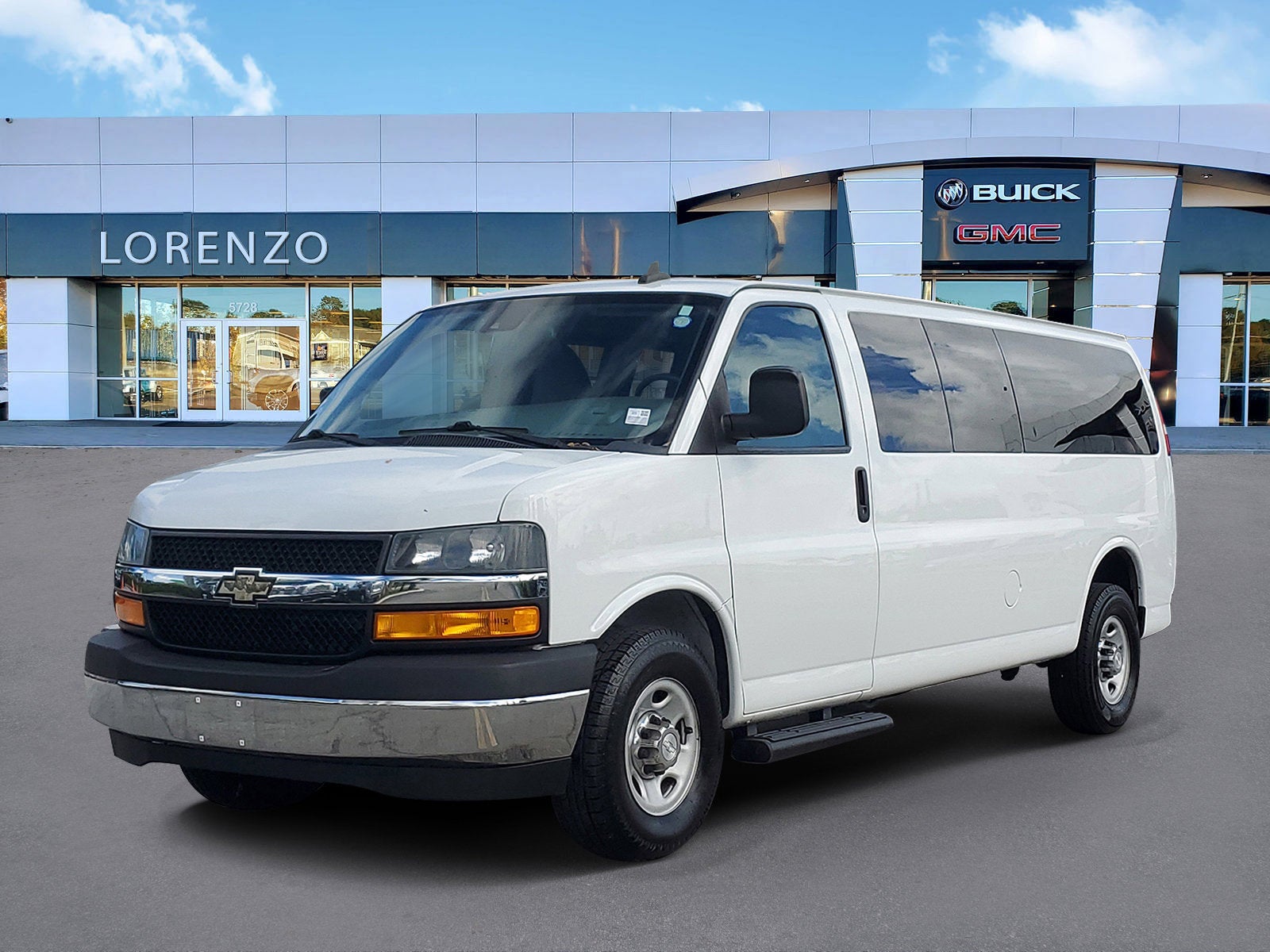 2020 Chevrolet Express Passenger 3500 1LT