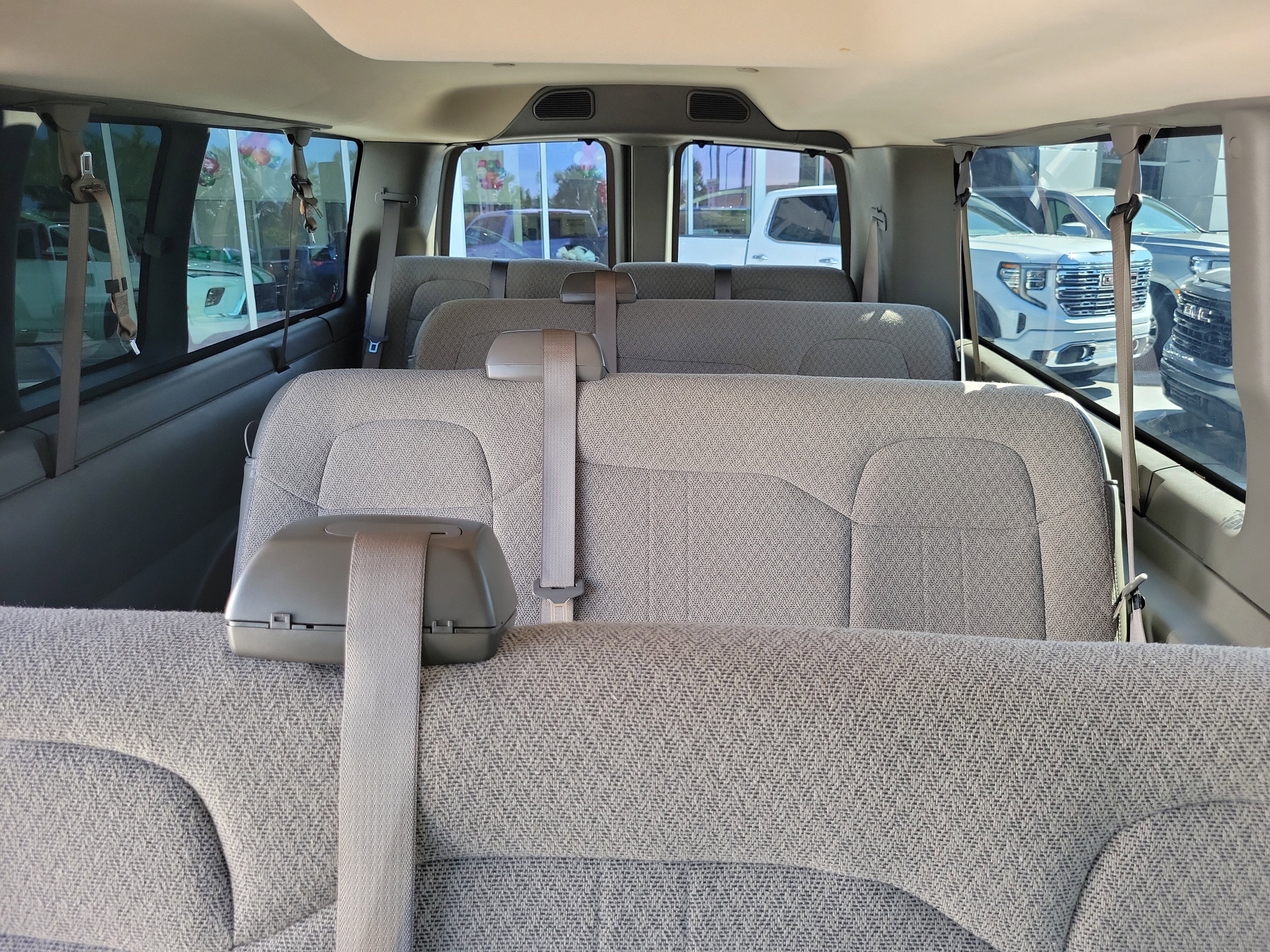 2025 Chevrolet Express Passenger 1LT