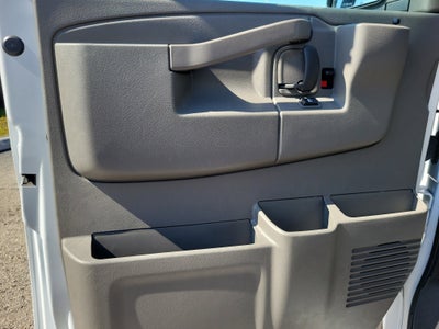 2025 Chevrolet Express Passenger 1LT