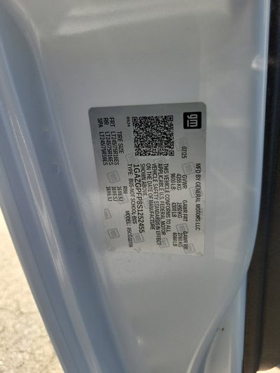 2025 Chevrolet Express Passenger 1LT