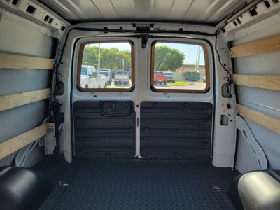 2025 Chevrolet Express Cargo WT