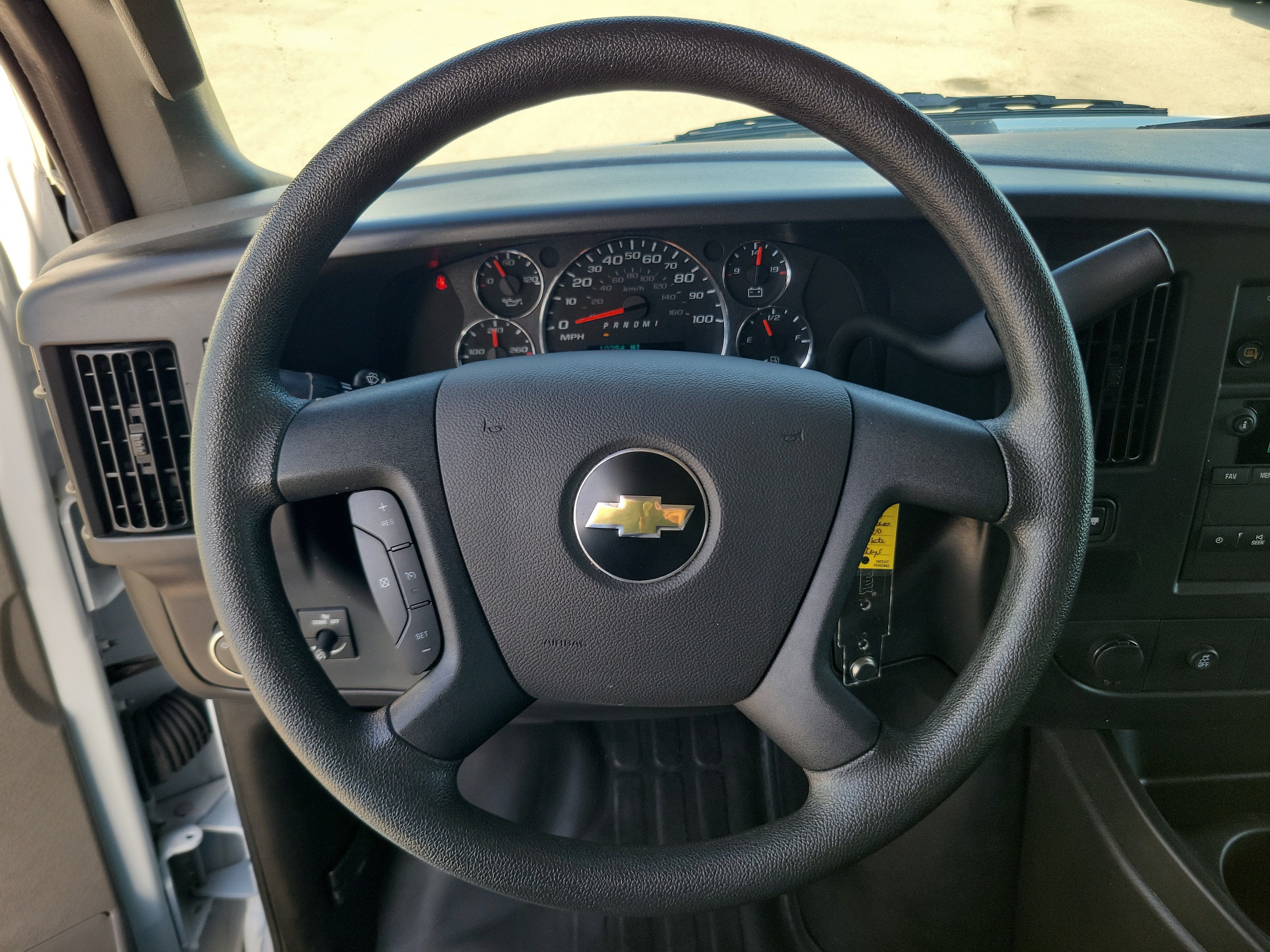 2025 Chevrolet Express Cargo WT