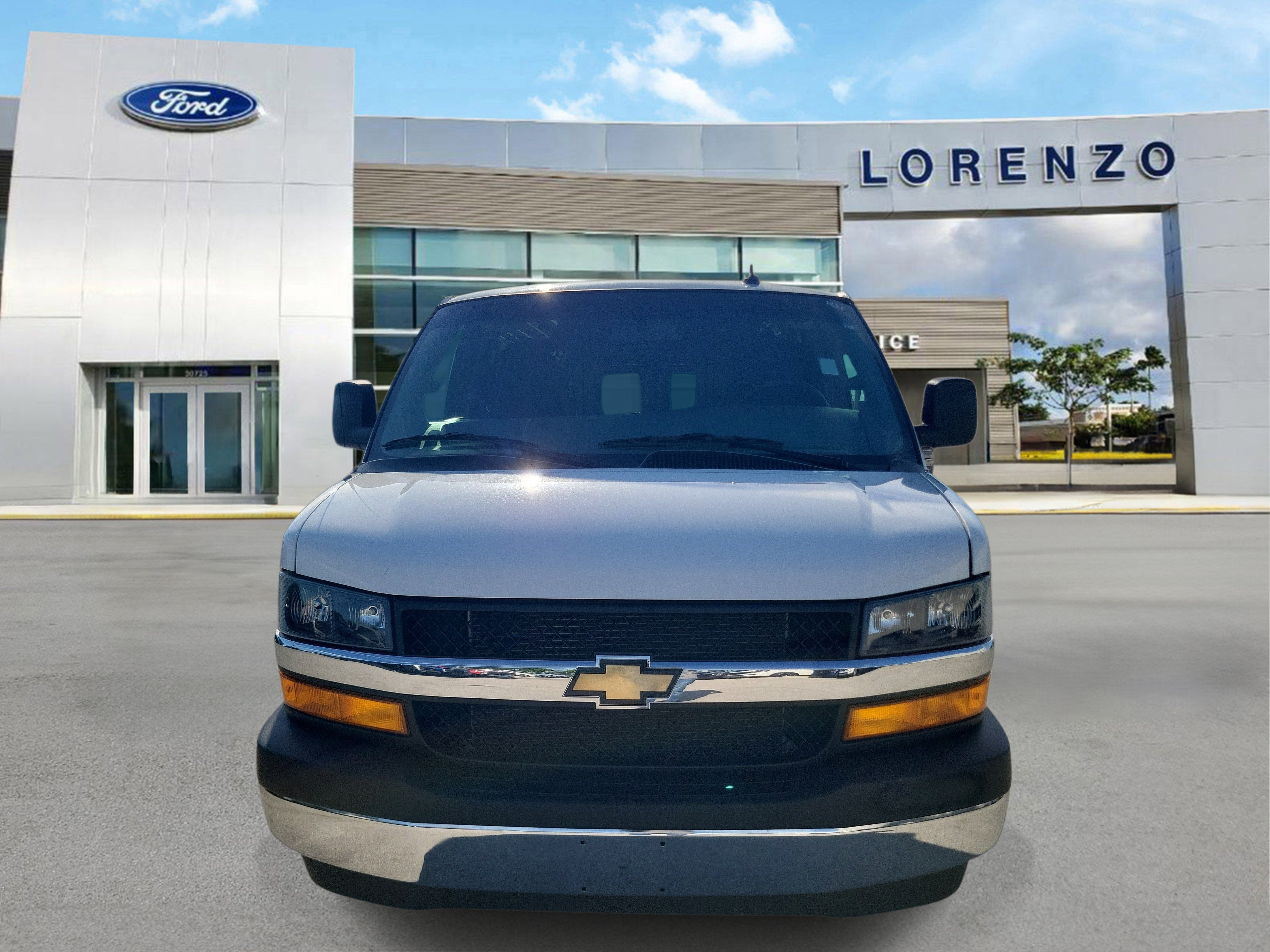 2025 Chevrolet Express Cargo WT
