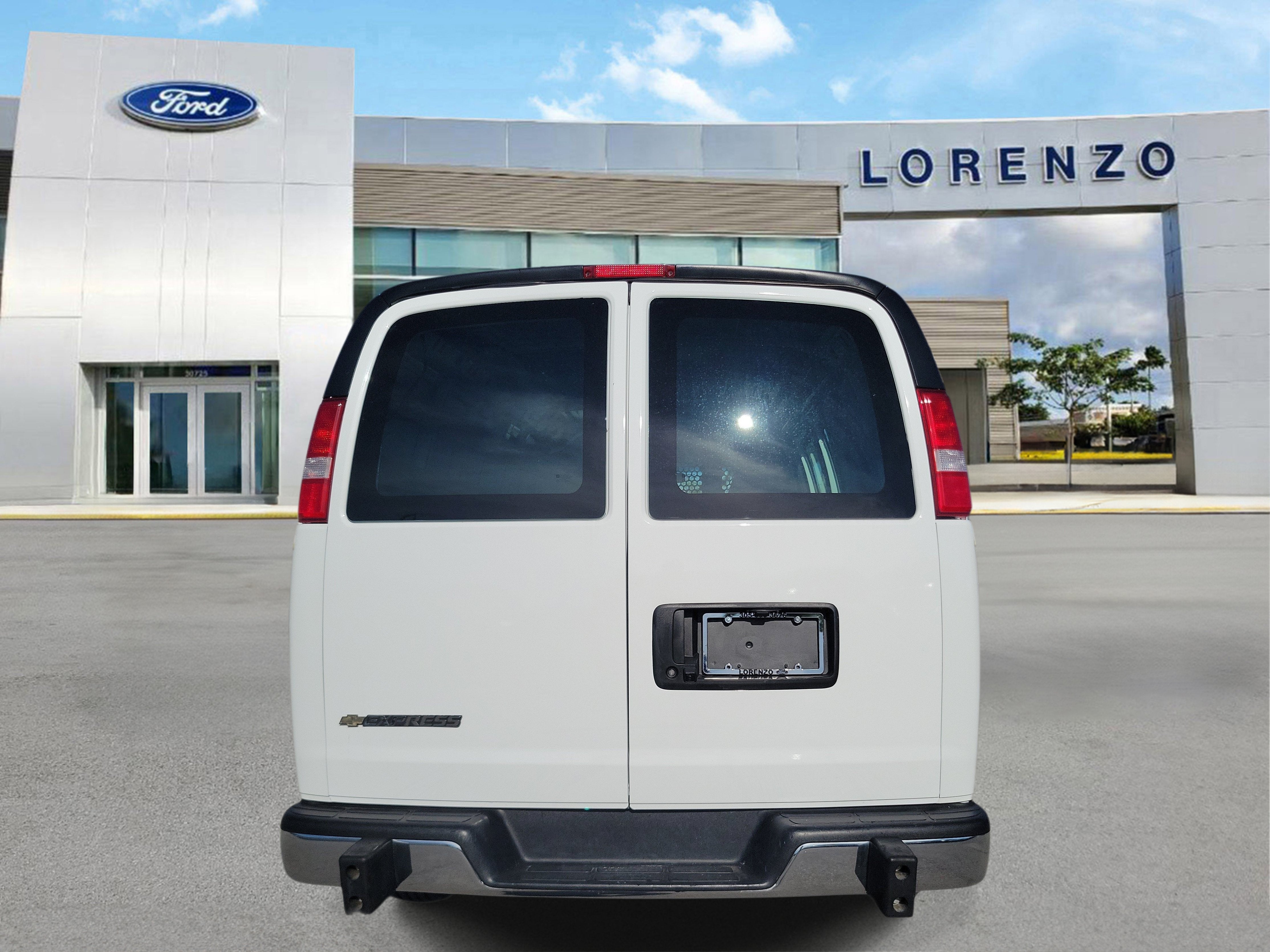 2025 Chevrolet Express Cargo WT