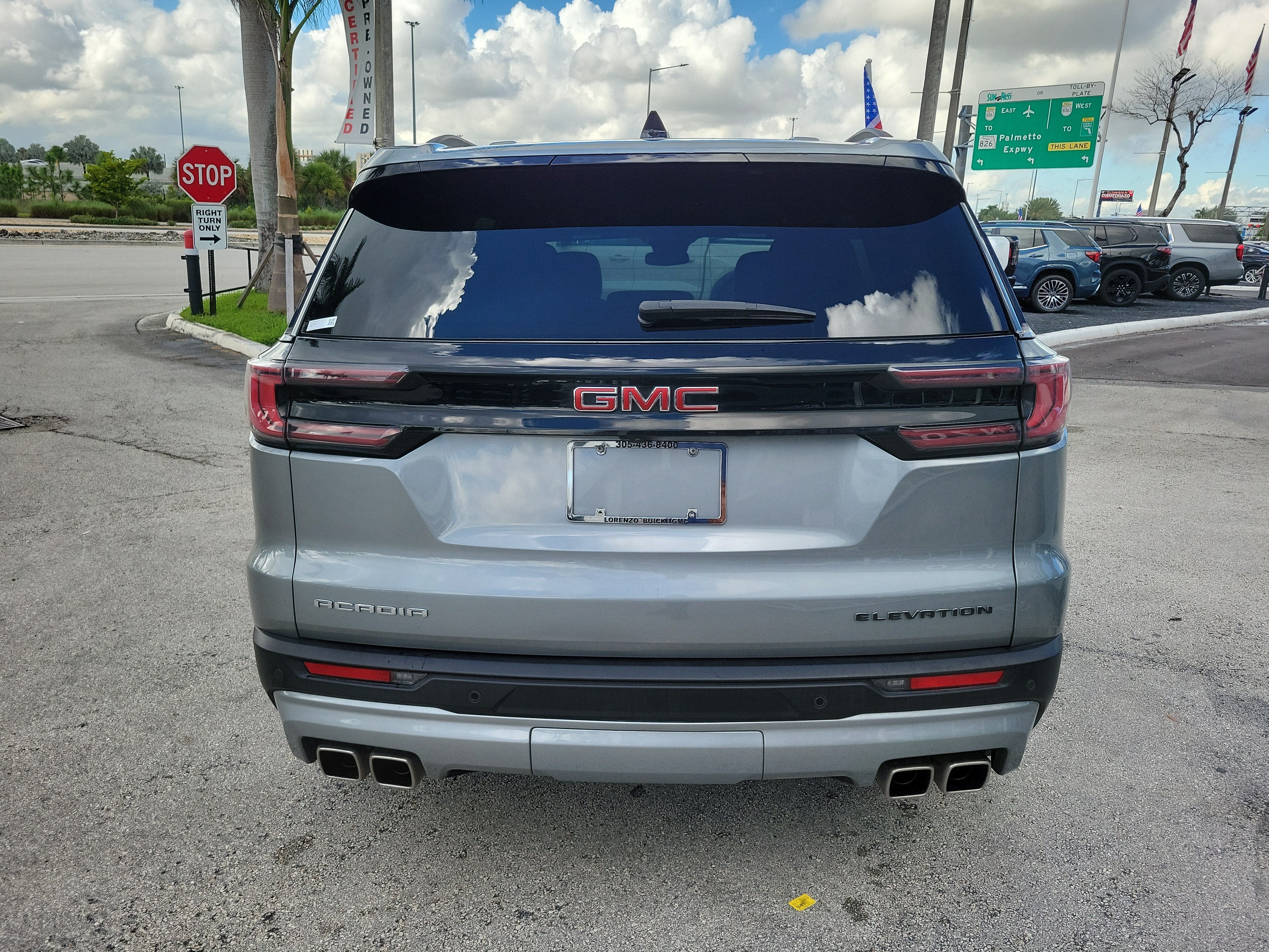 2024 GMC Acadia Elevation