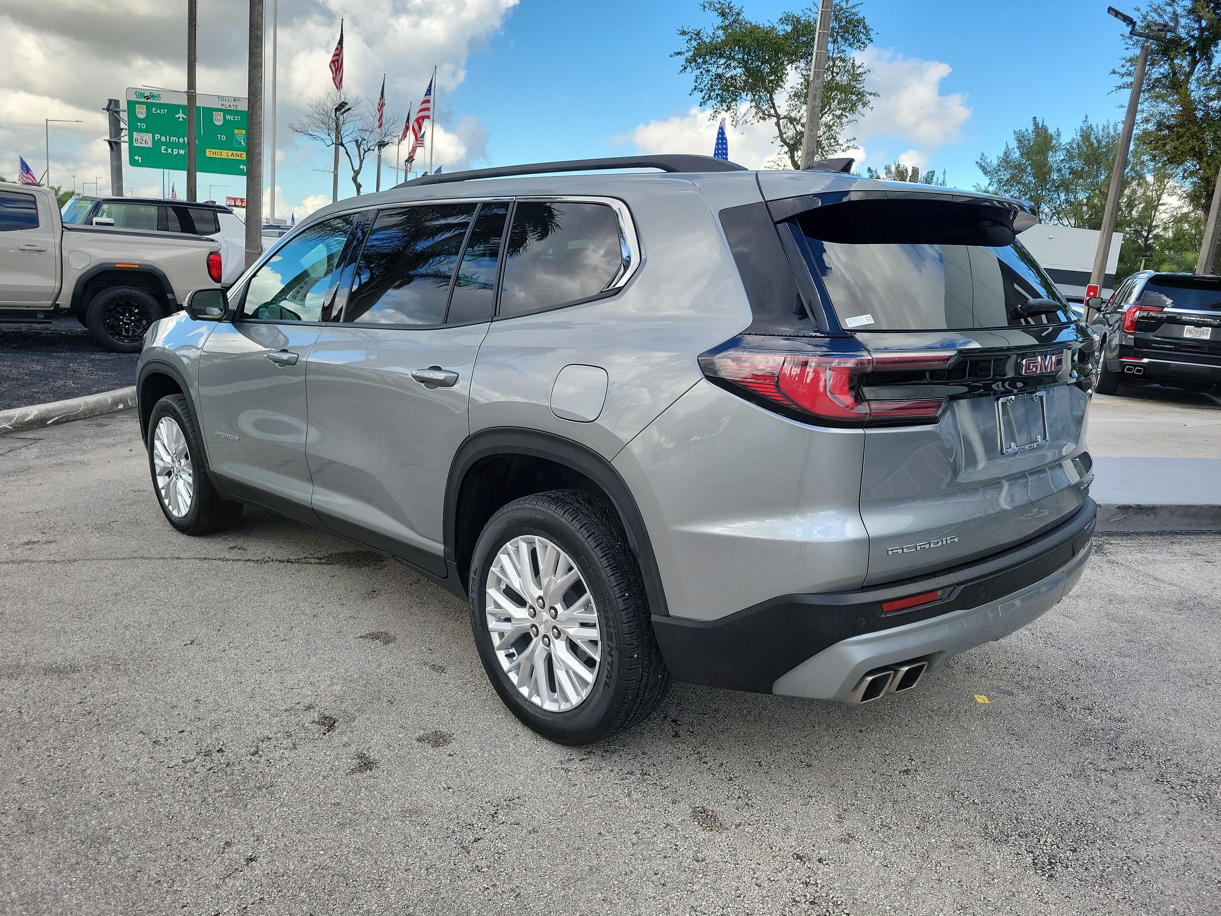 2024 GMC Acadia Elevation