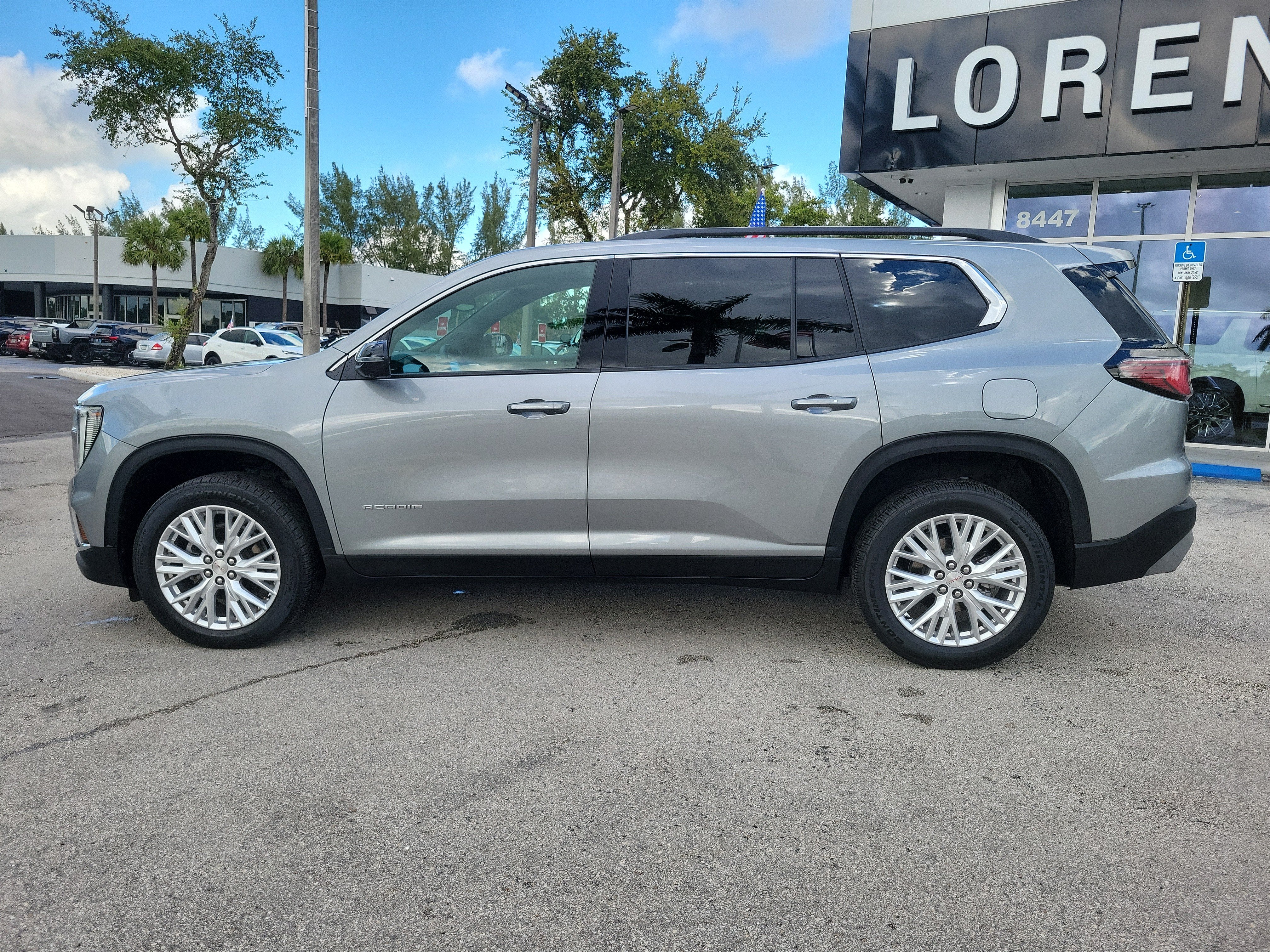 2024 GMC Acadia Elevation