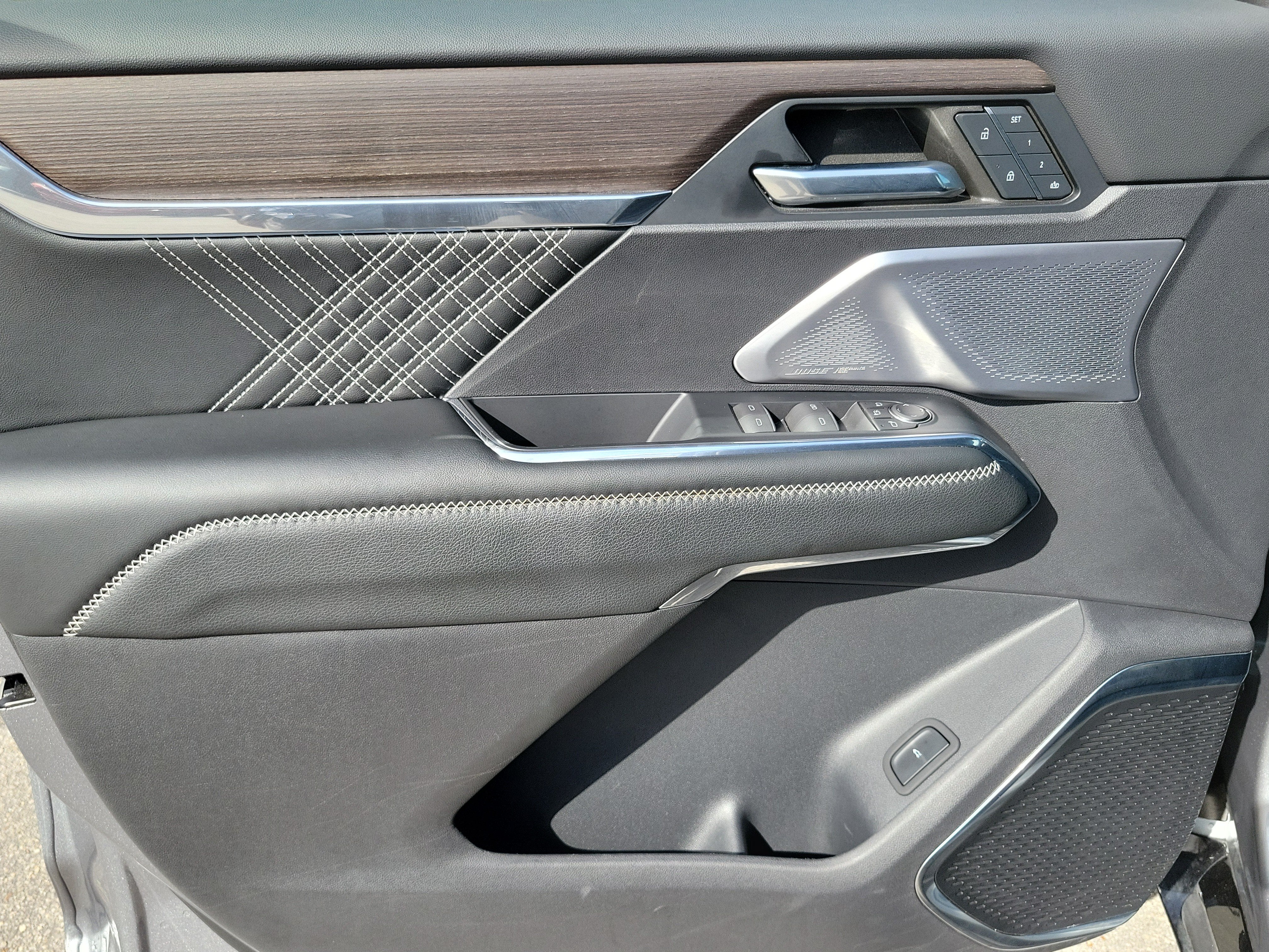 2024 GMC Acadia Denali