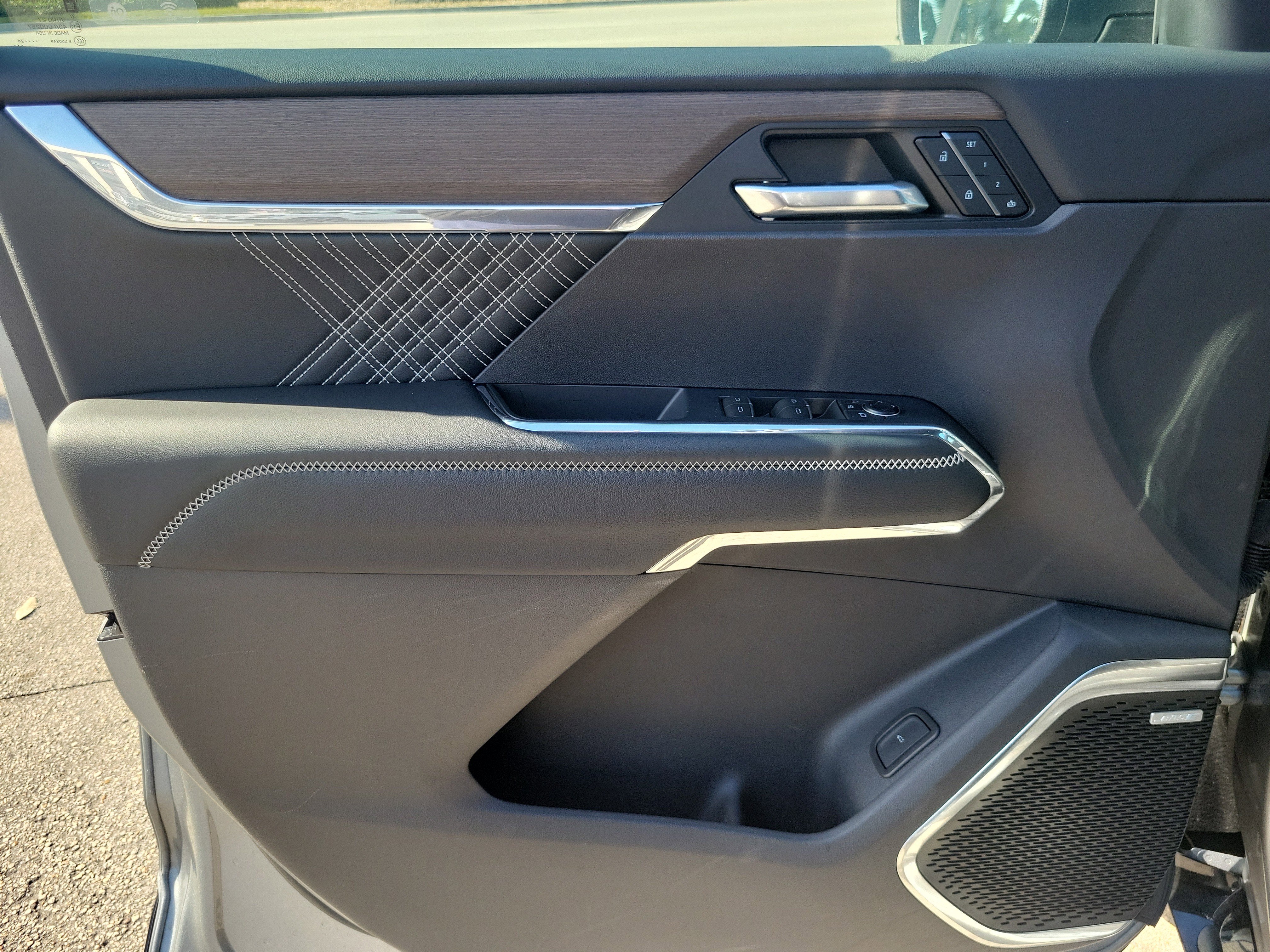 2024 GMC Acadia Denali