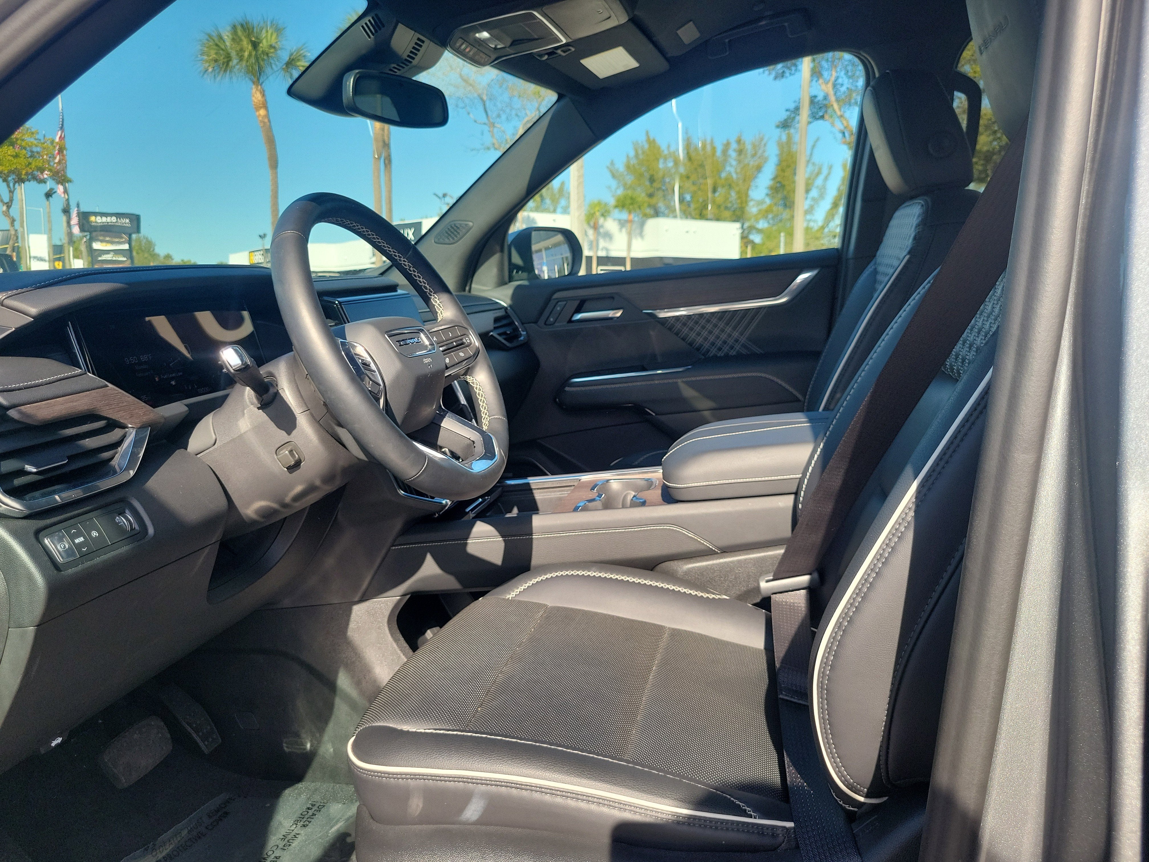 2024 GMC Acadia Denali