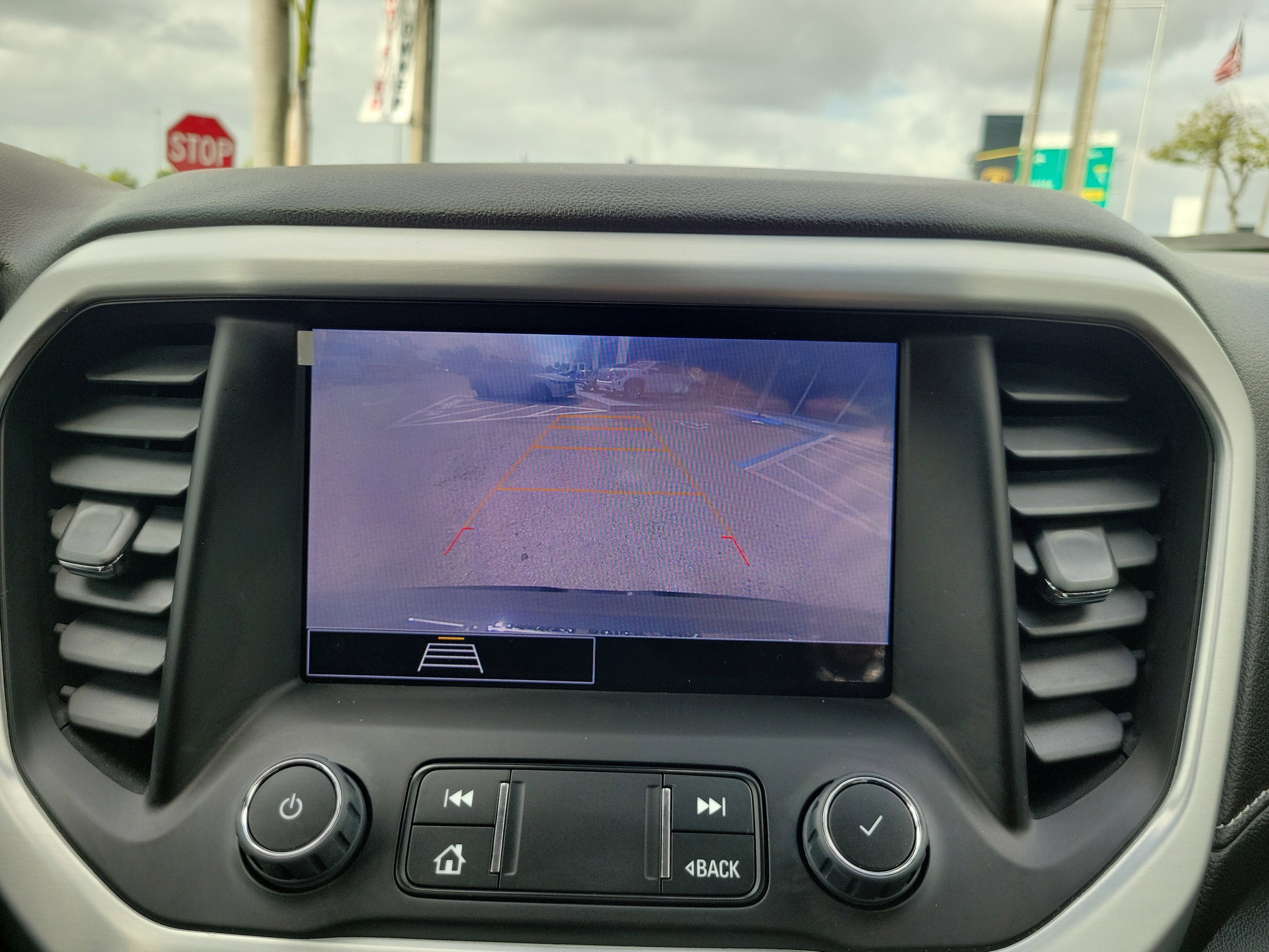 2023 GMC Acadia SLE