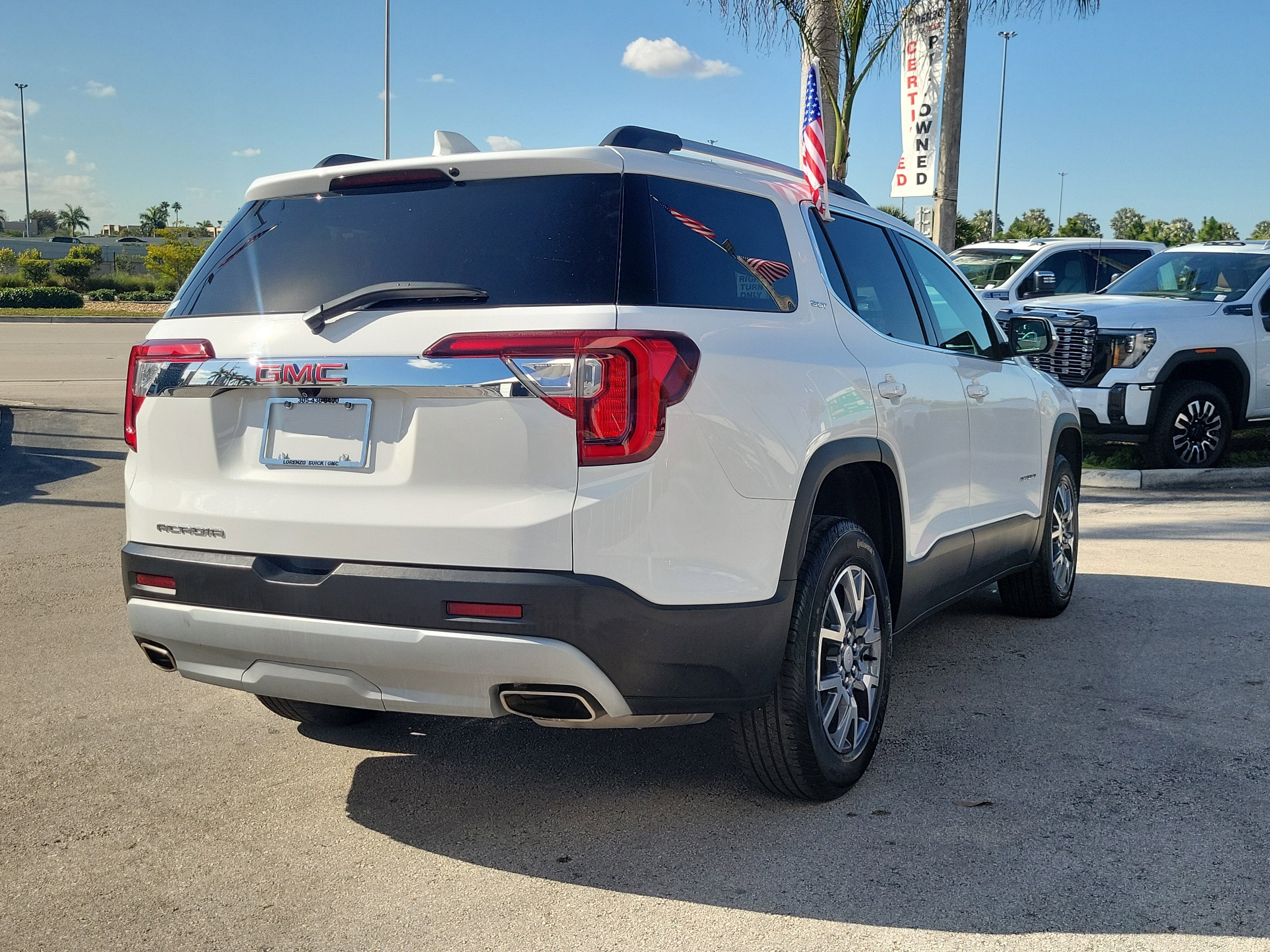 2023 GMC Acadia SLT