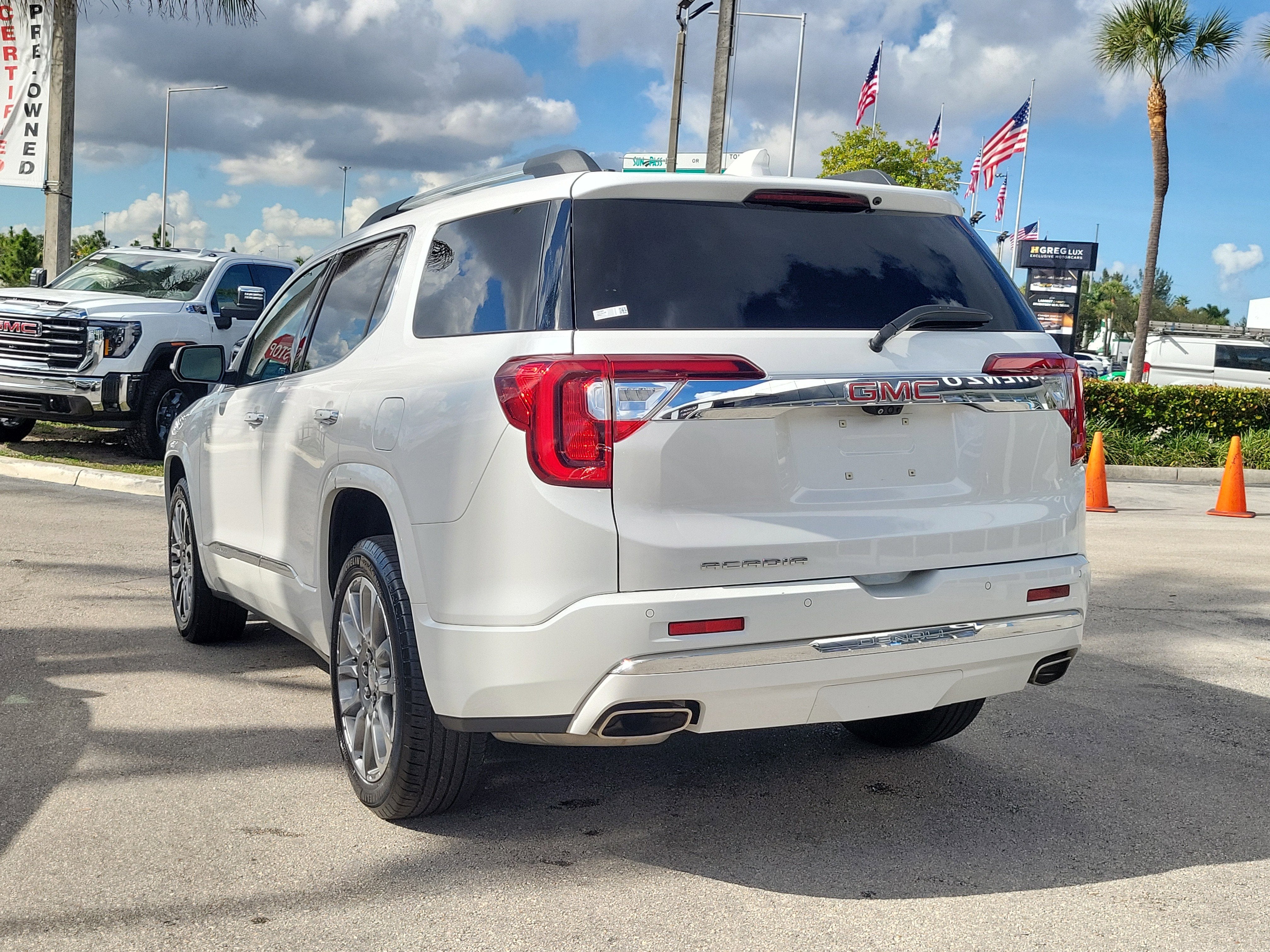 2023 GMC Acadia Denali