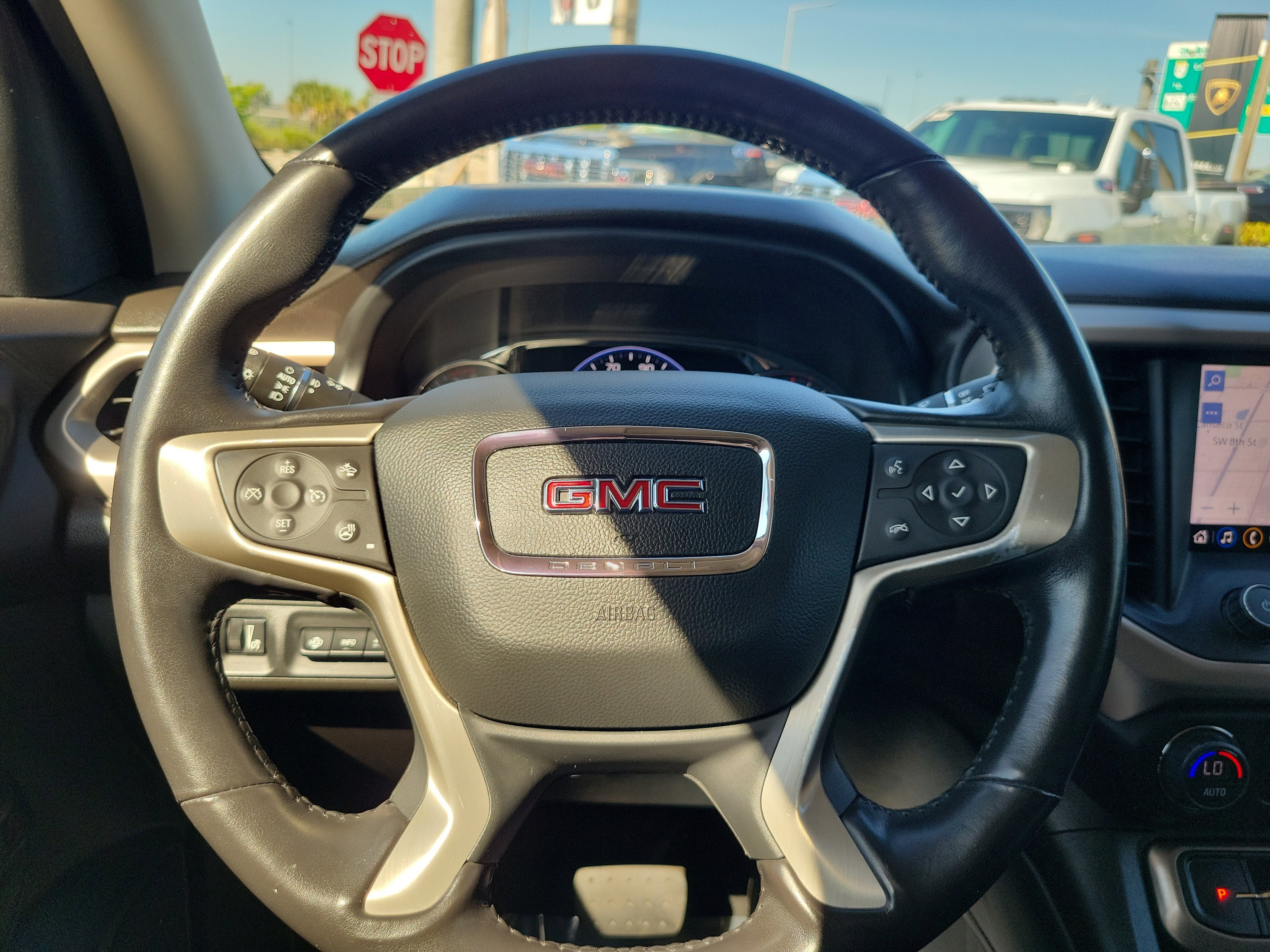 2022 GMC Acadia Denali
