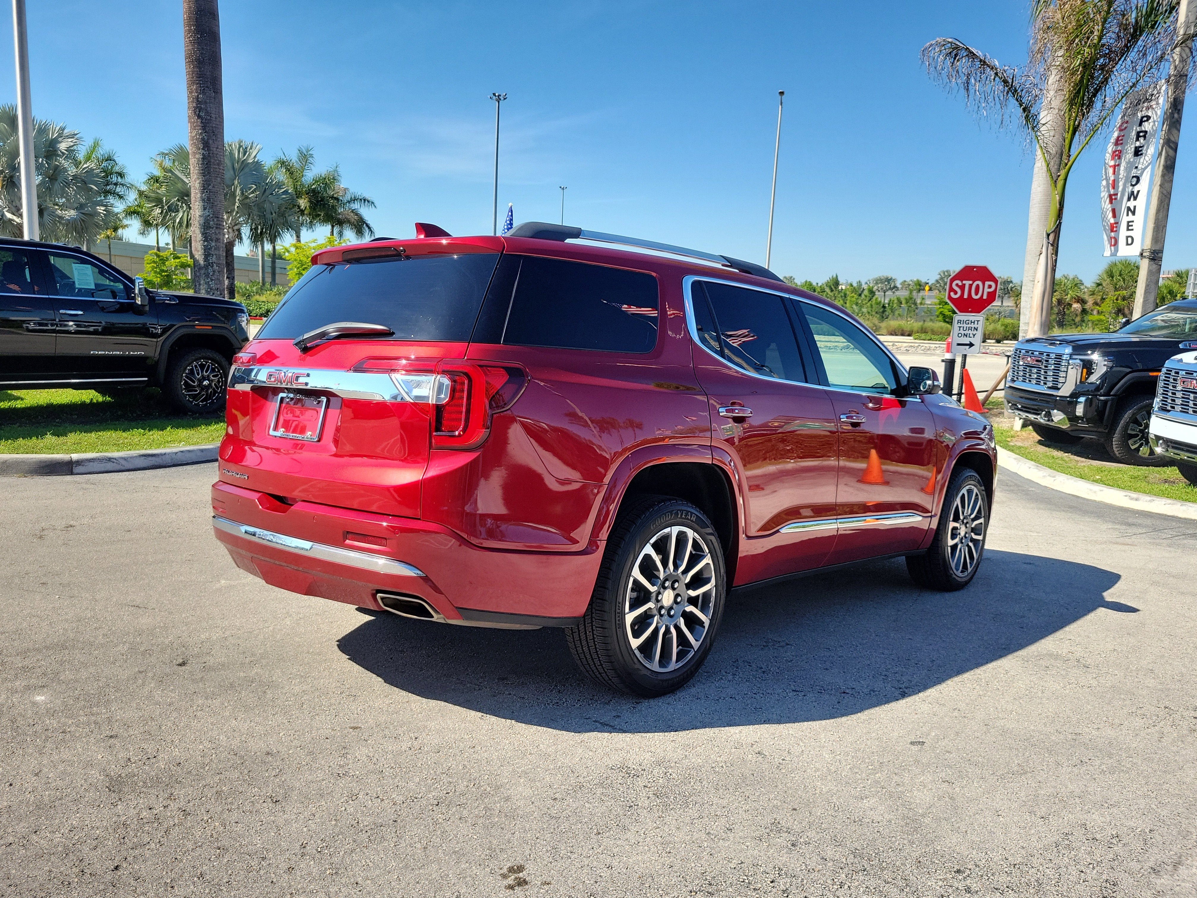 2022 GMC Acadia Denali