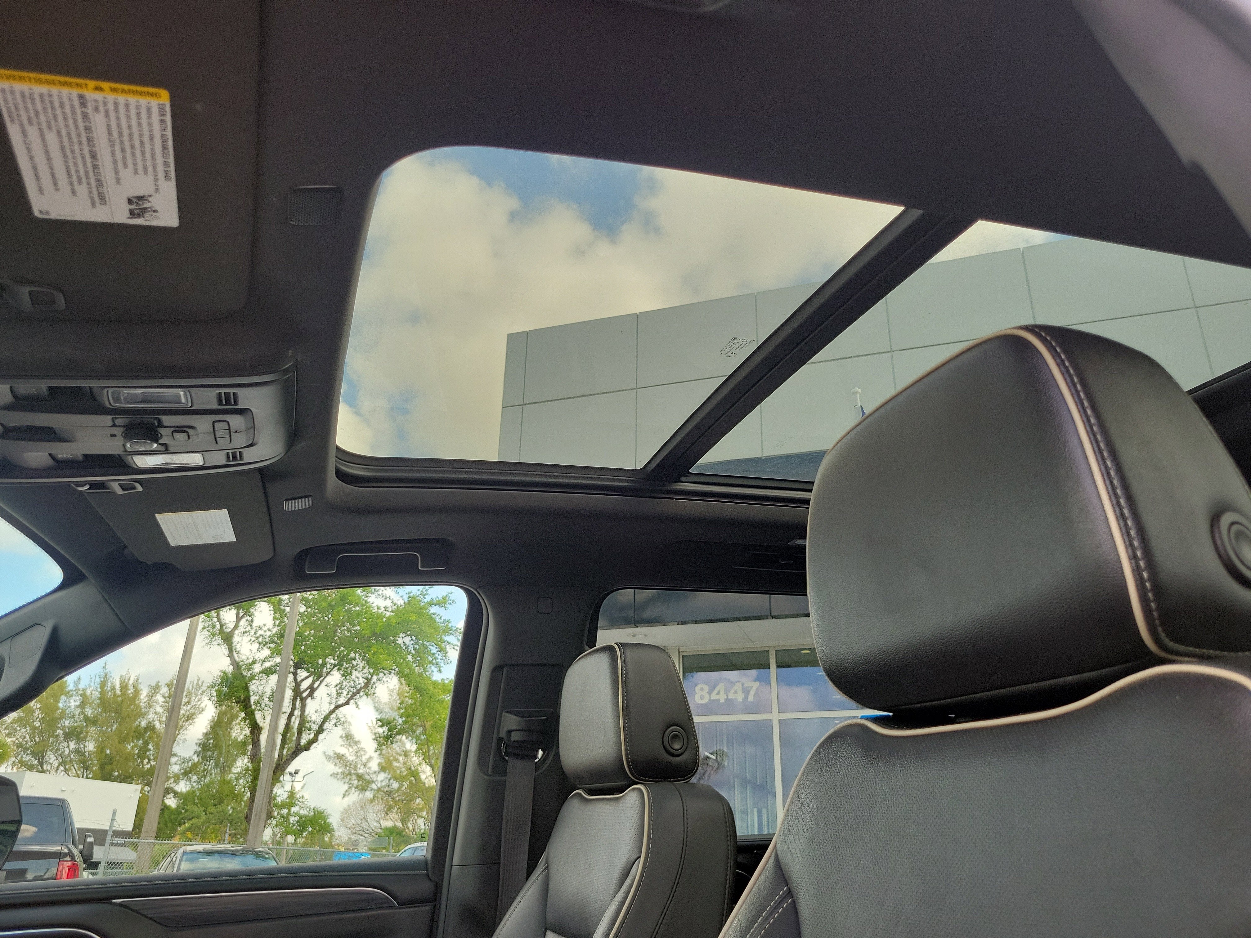 2024 GMC Yukon XL SLT