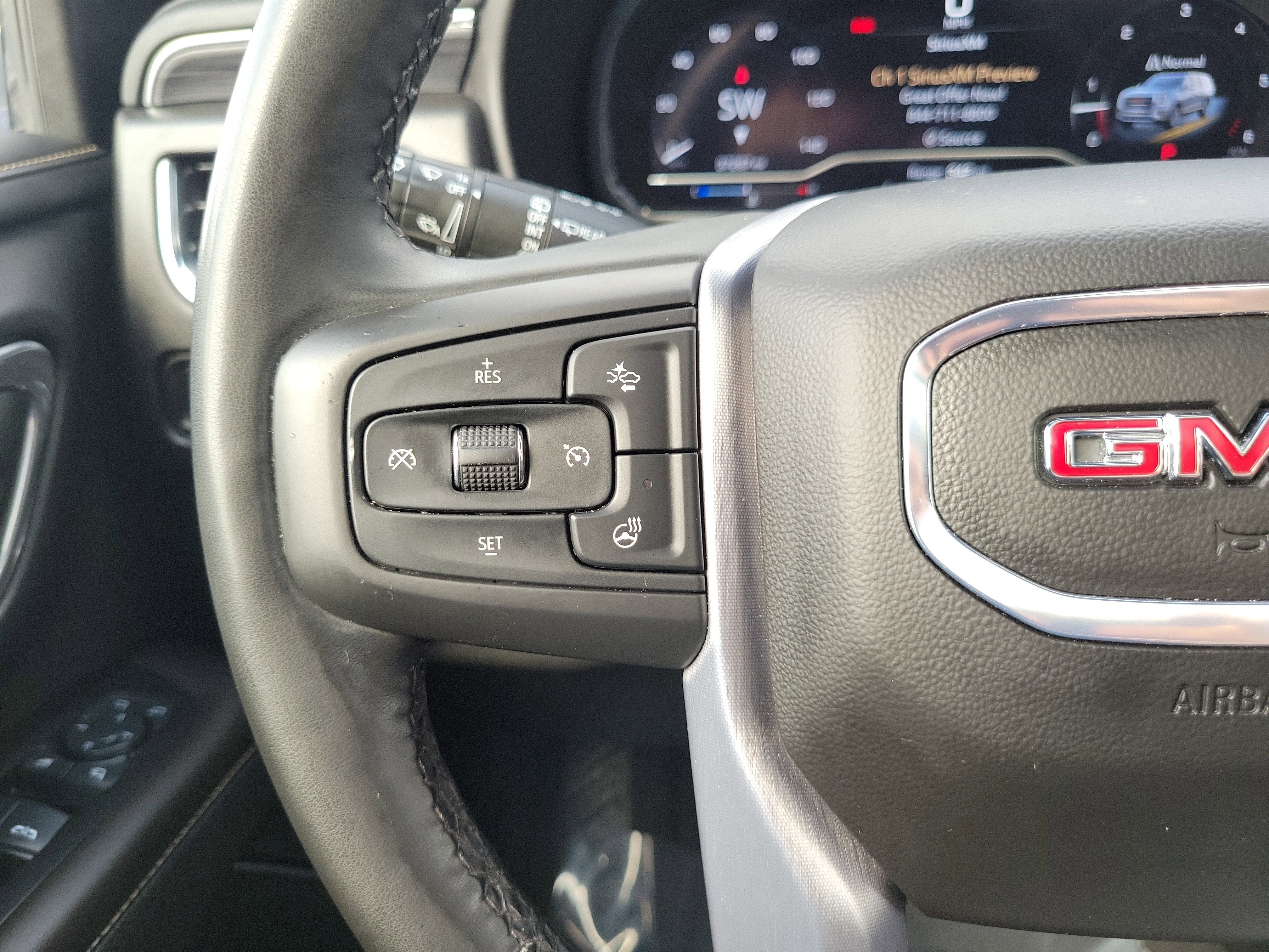 2024 GMC Yukon XL SLT