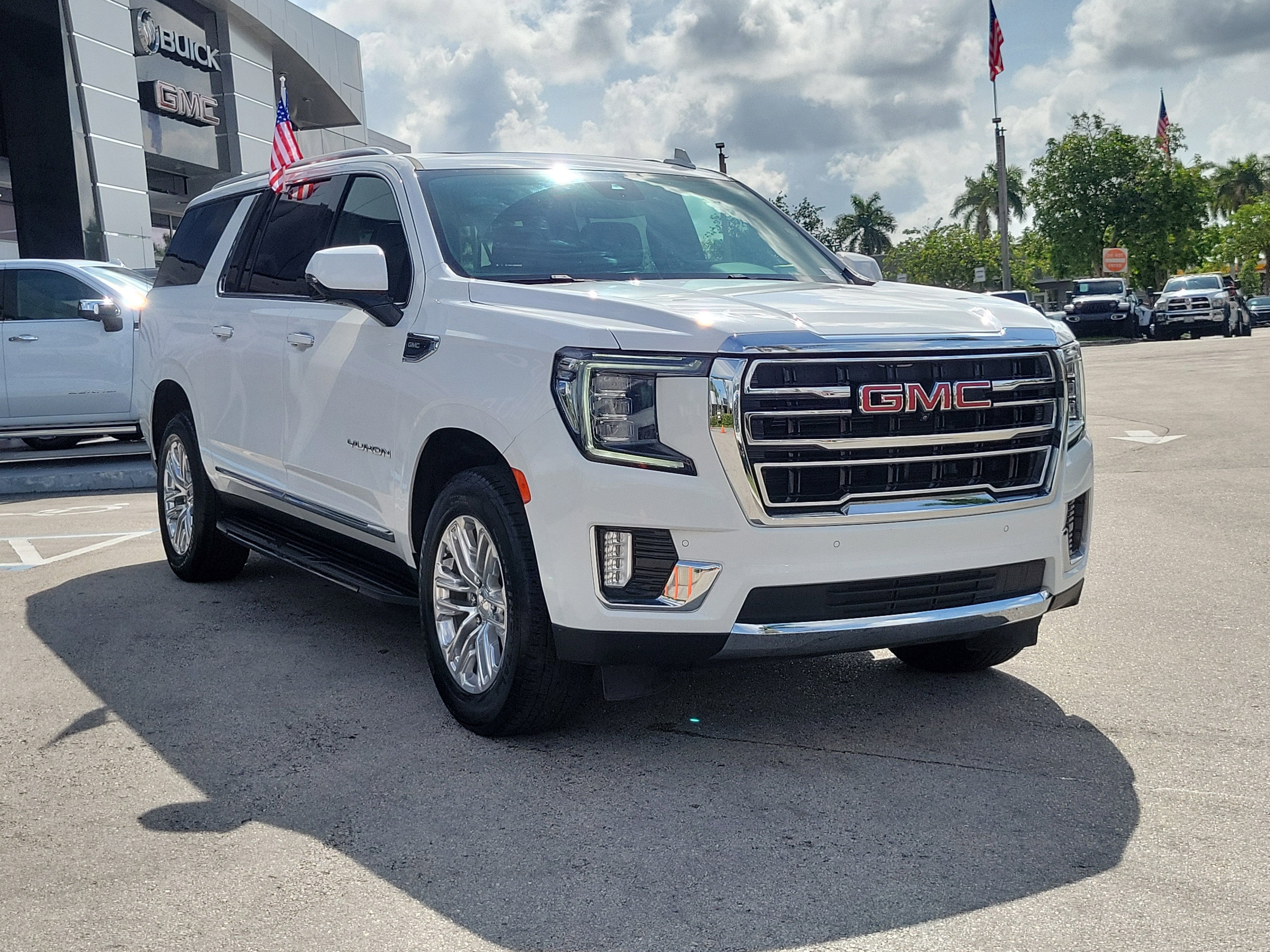 2024 GMC Yukon XL SLT