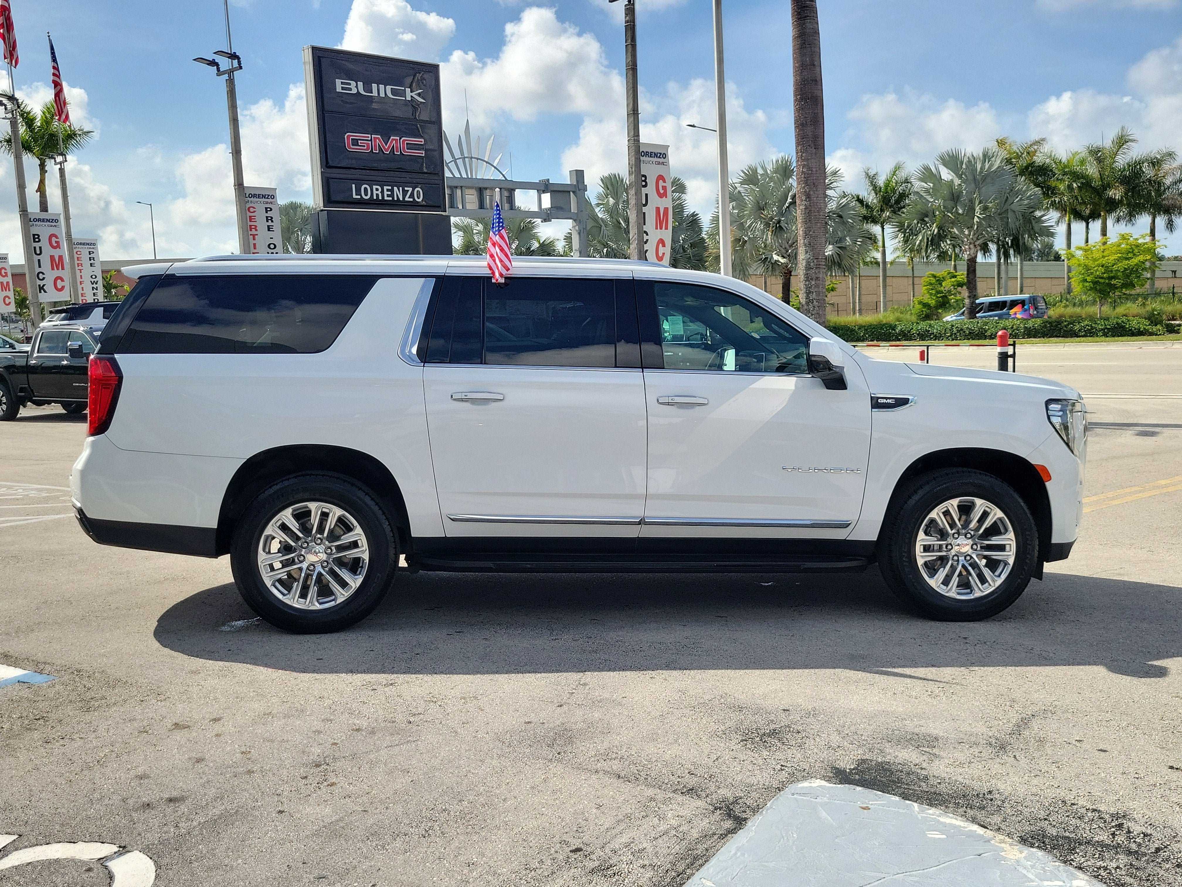 2024 GMC Yukon XL SLT