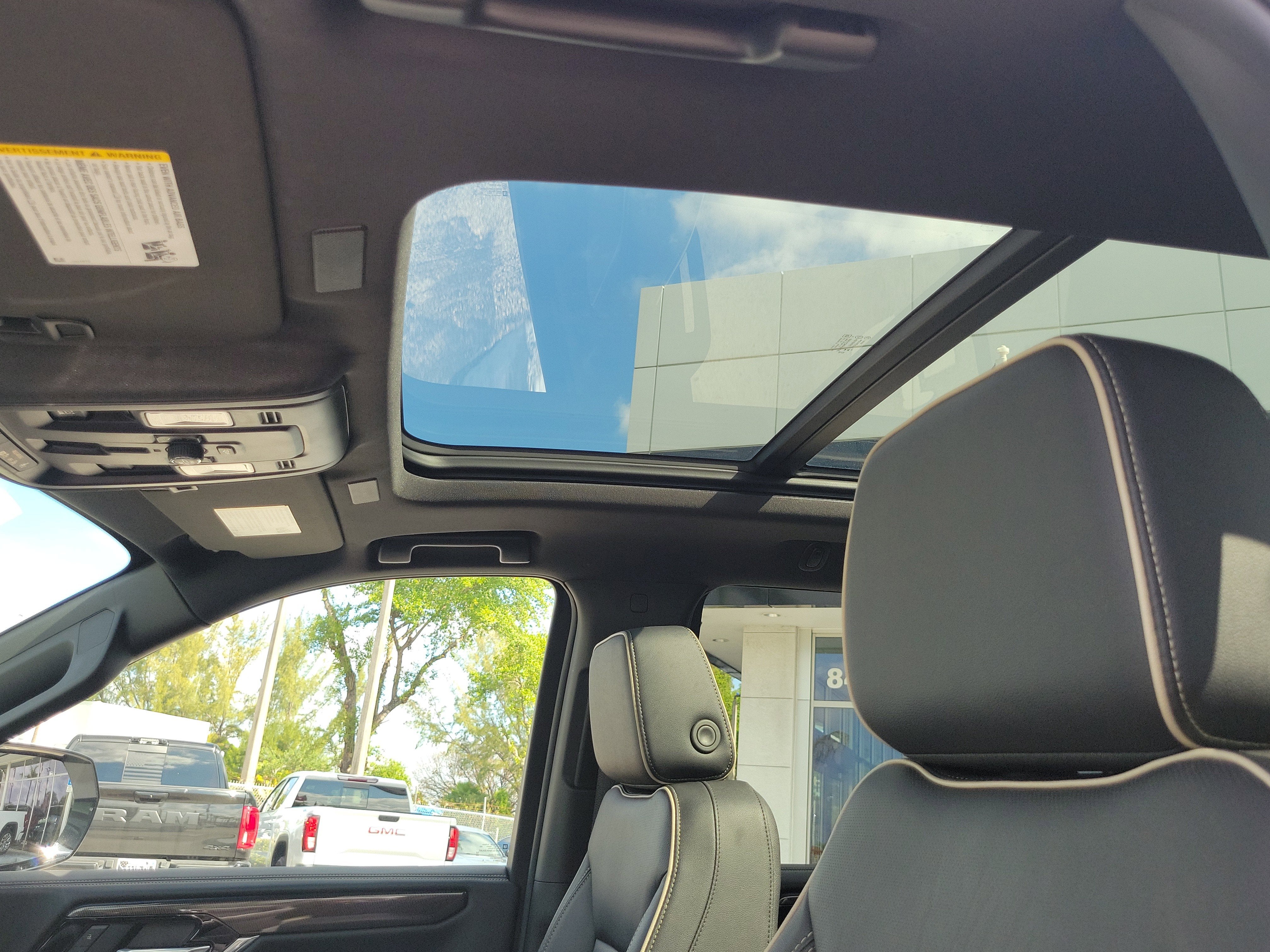 2025 GMC Yukon Elevation