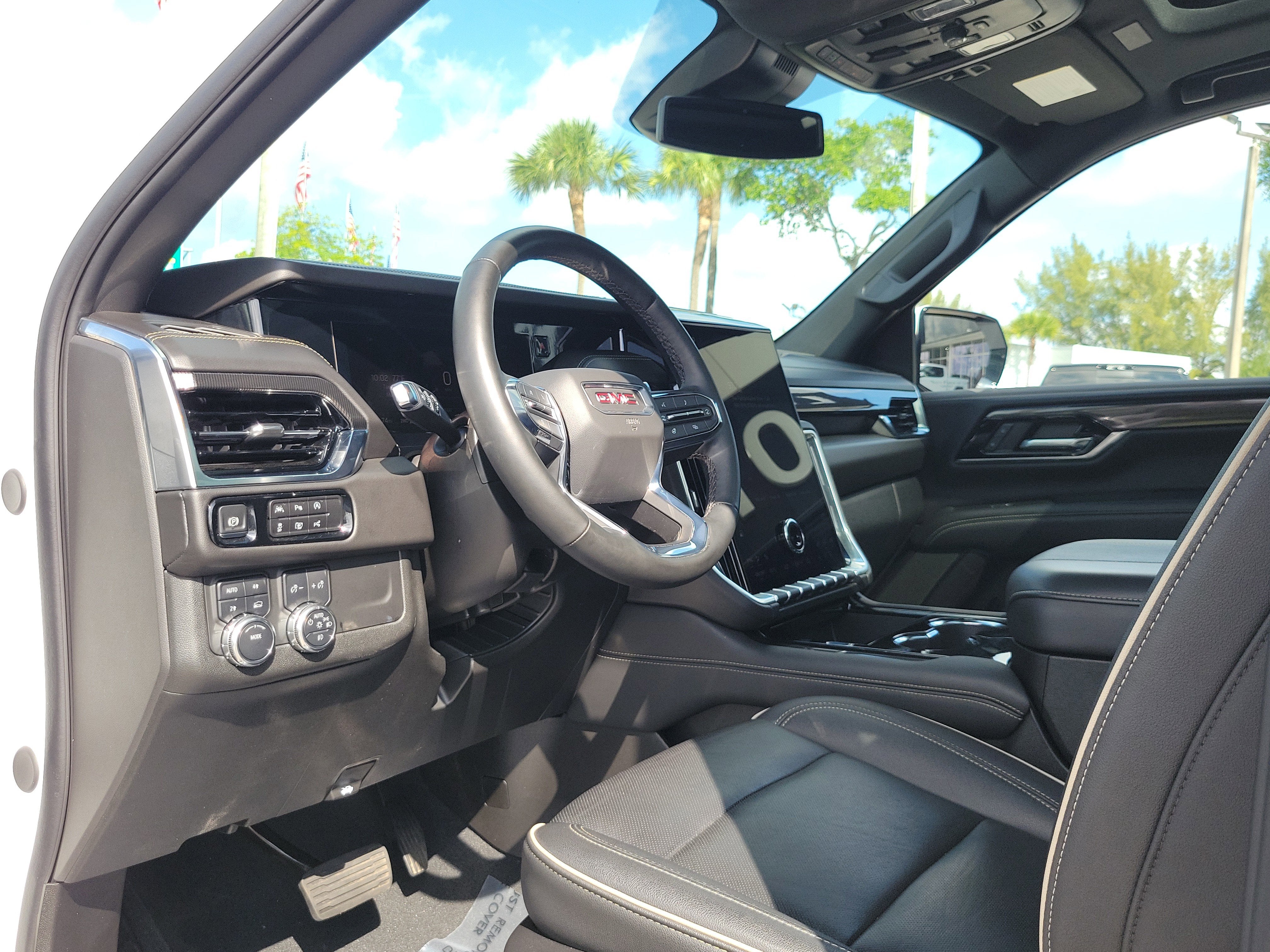 2025 GMC Yukon Elevation