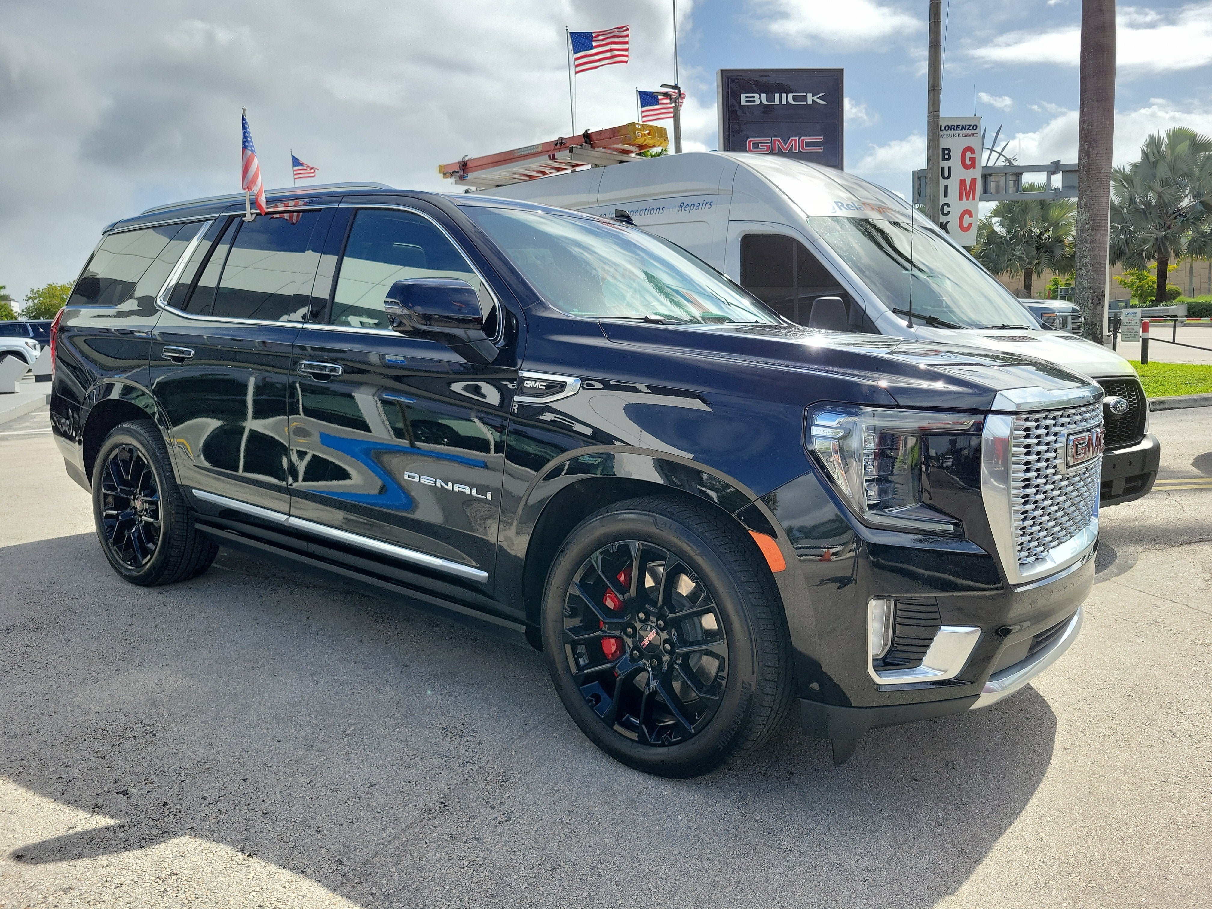 2023 GMC Yukon Denali