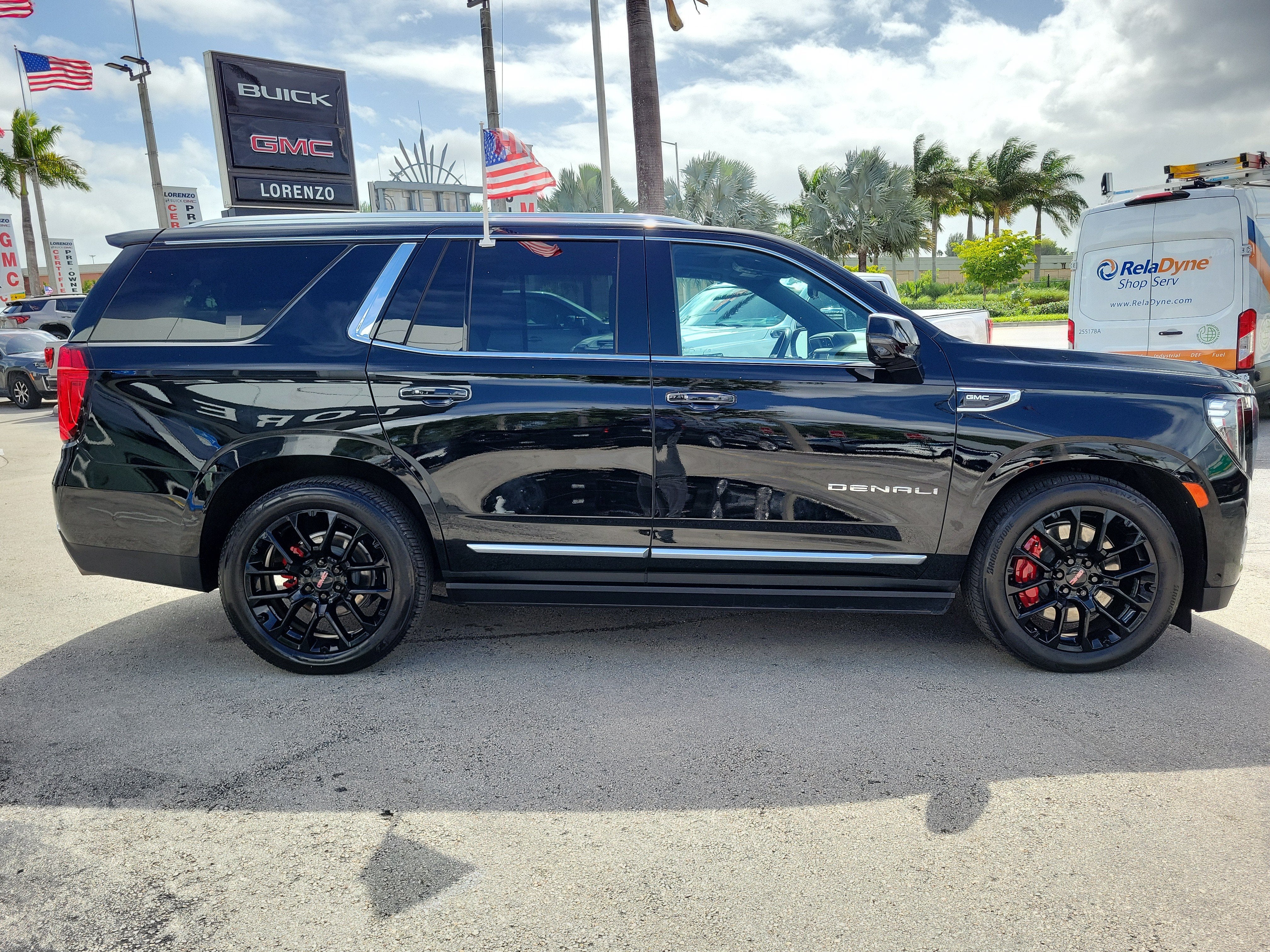 2023 GMC Yukon Denali