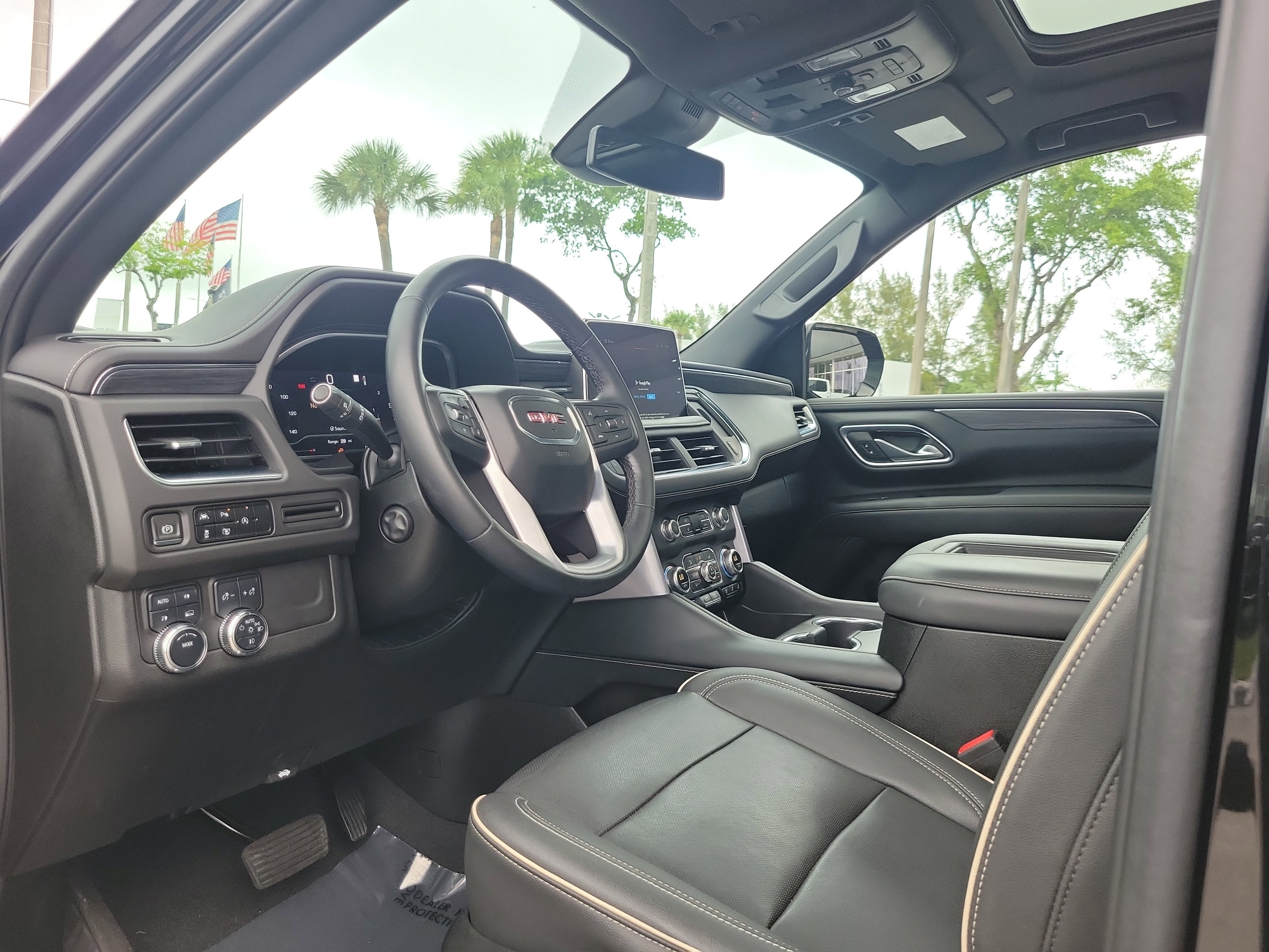 2023 GMC Yukon XL SLT
