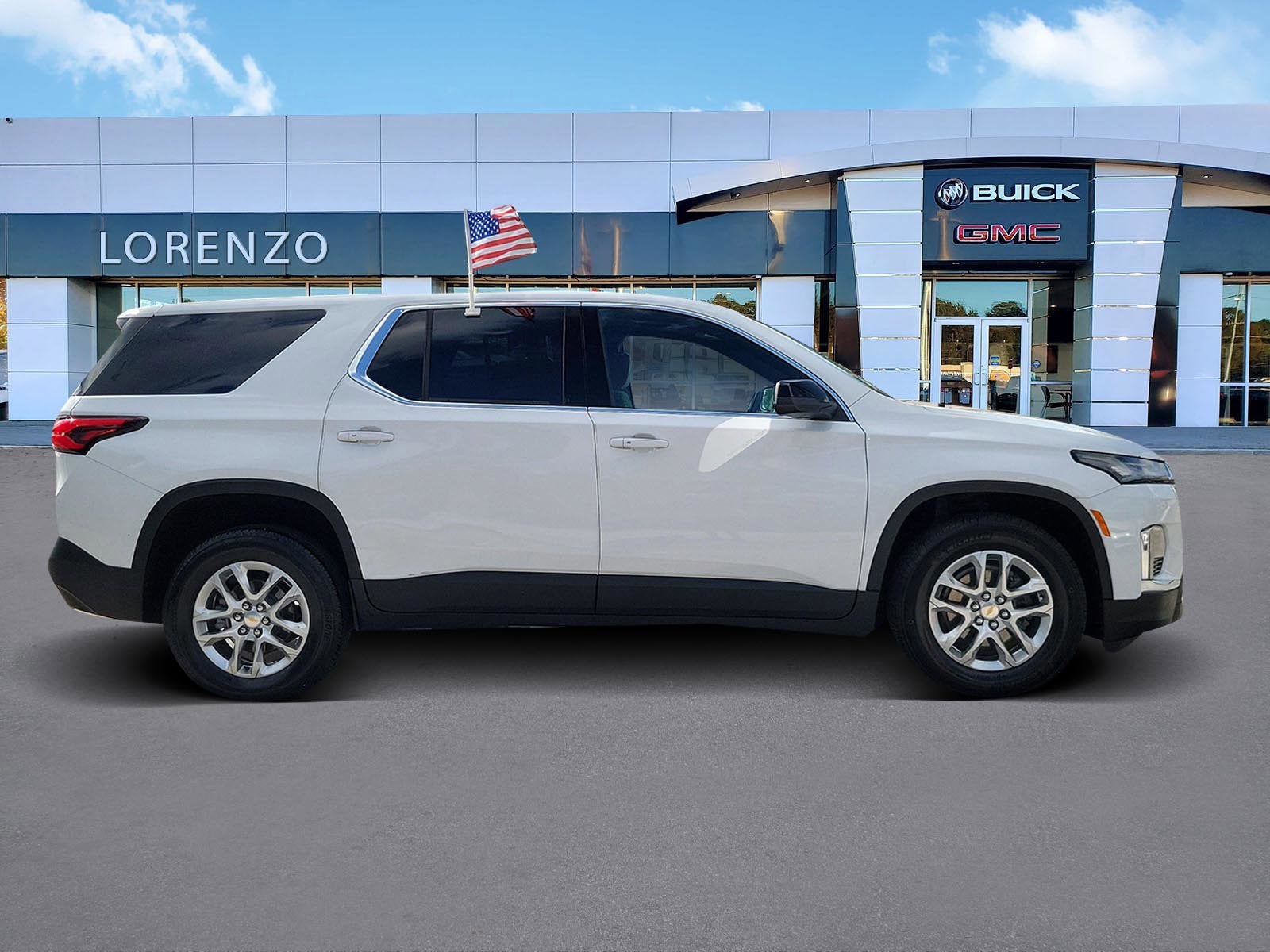 2023 Chevrolet Traverse LS