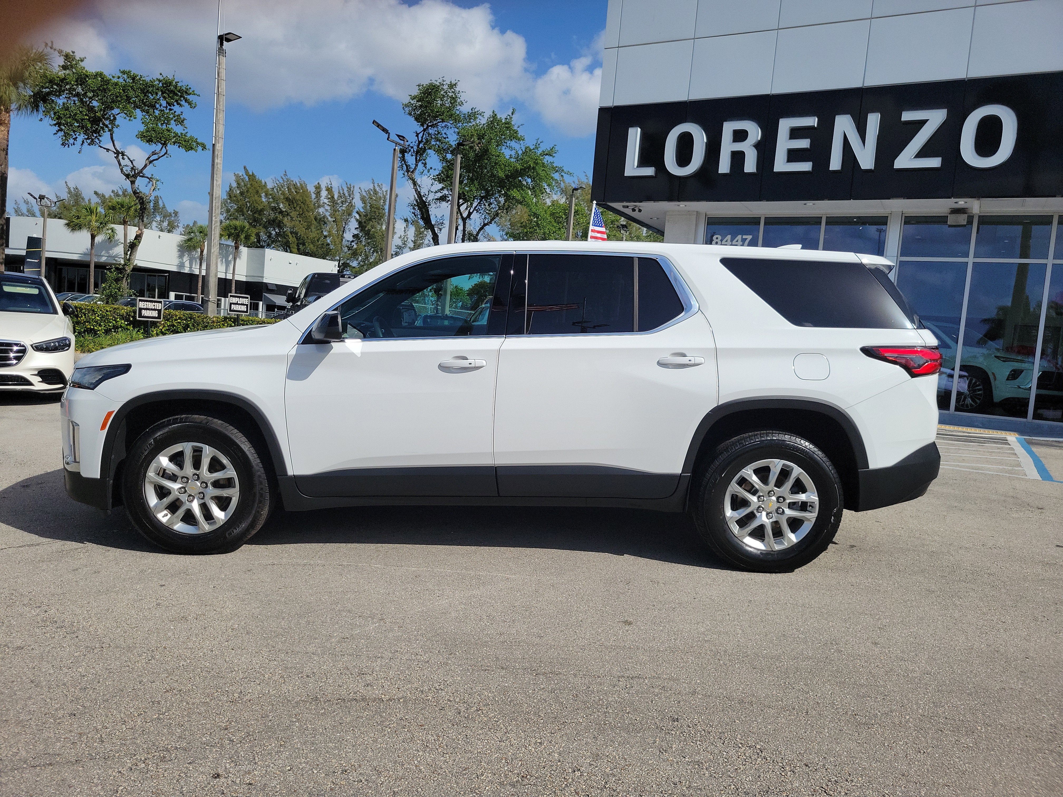 2023 Chevrolet Traverse LS