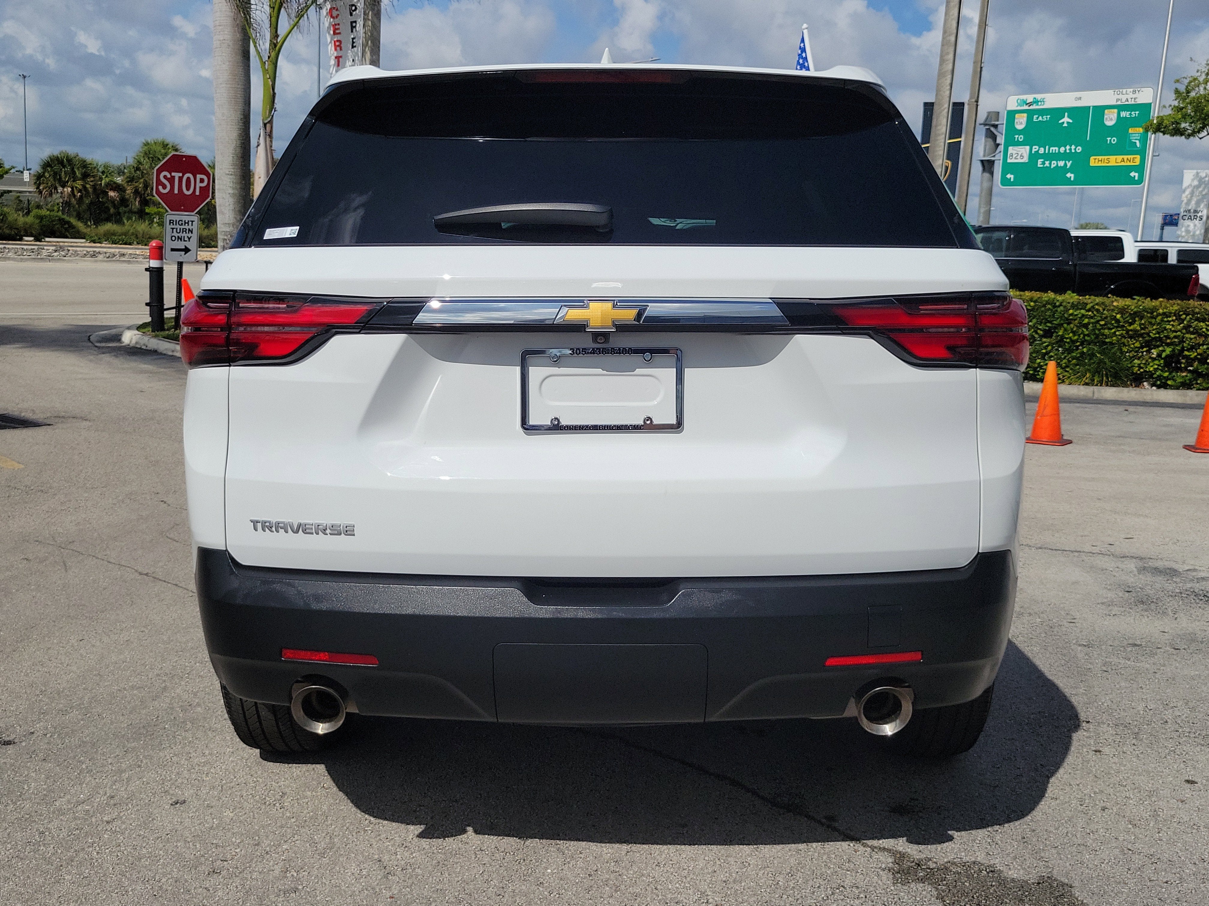 2023 Chevrolet Traverse LS