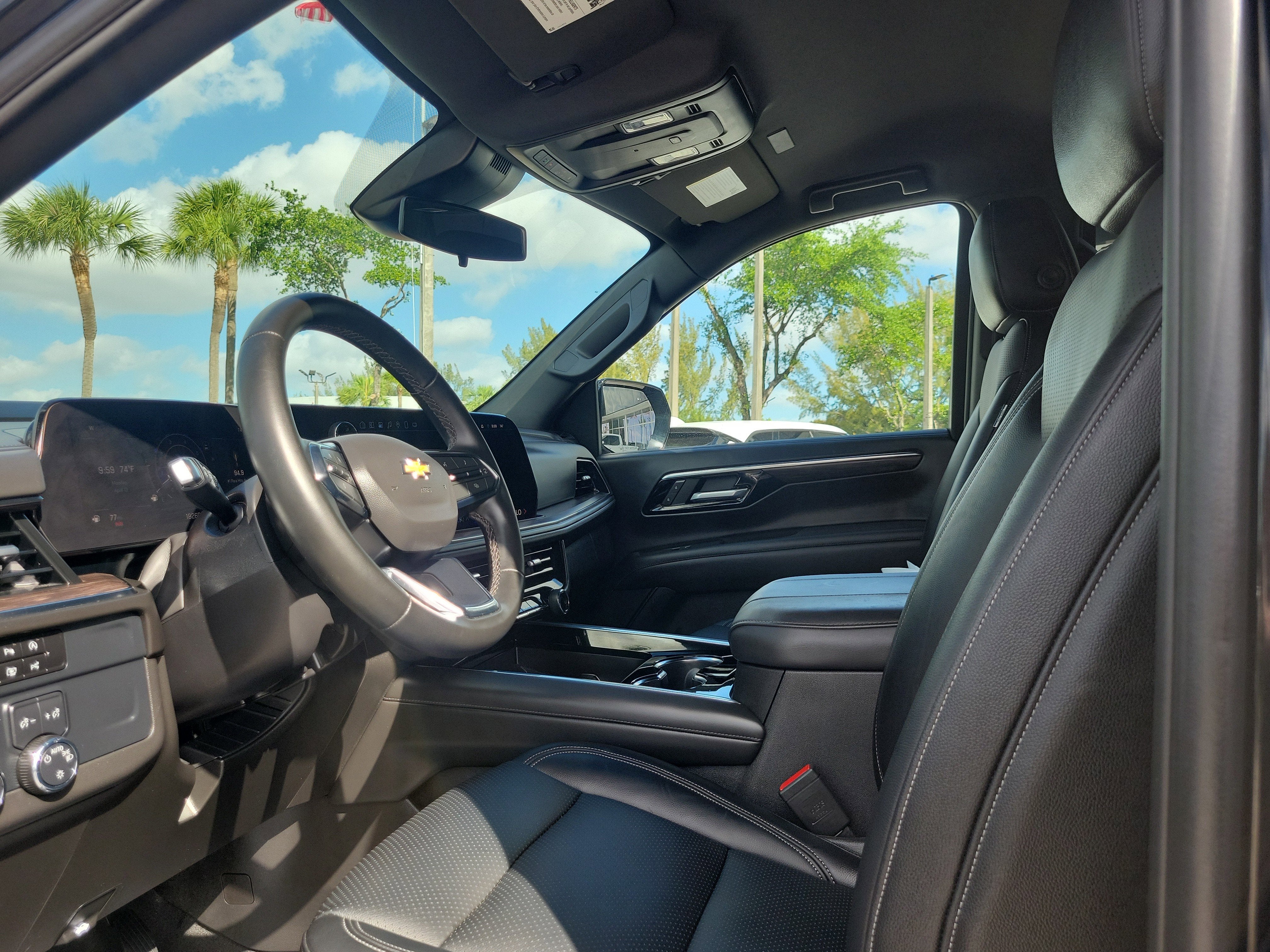 2025 Chevrolet Suburban LS