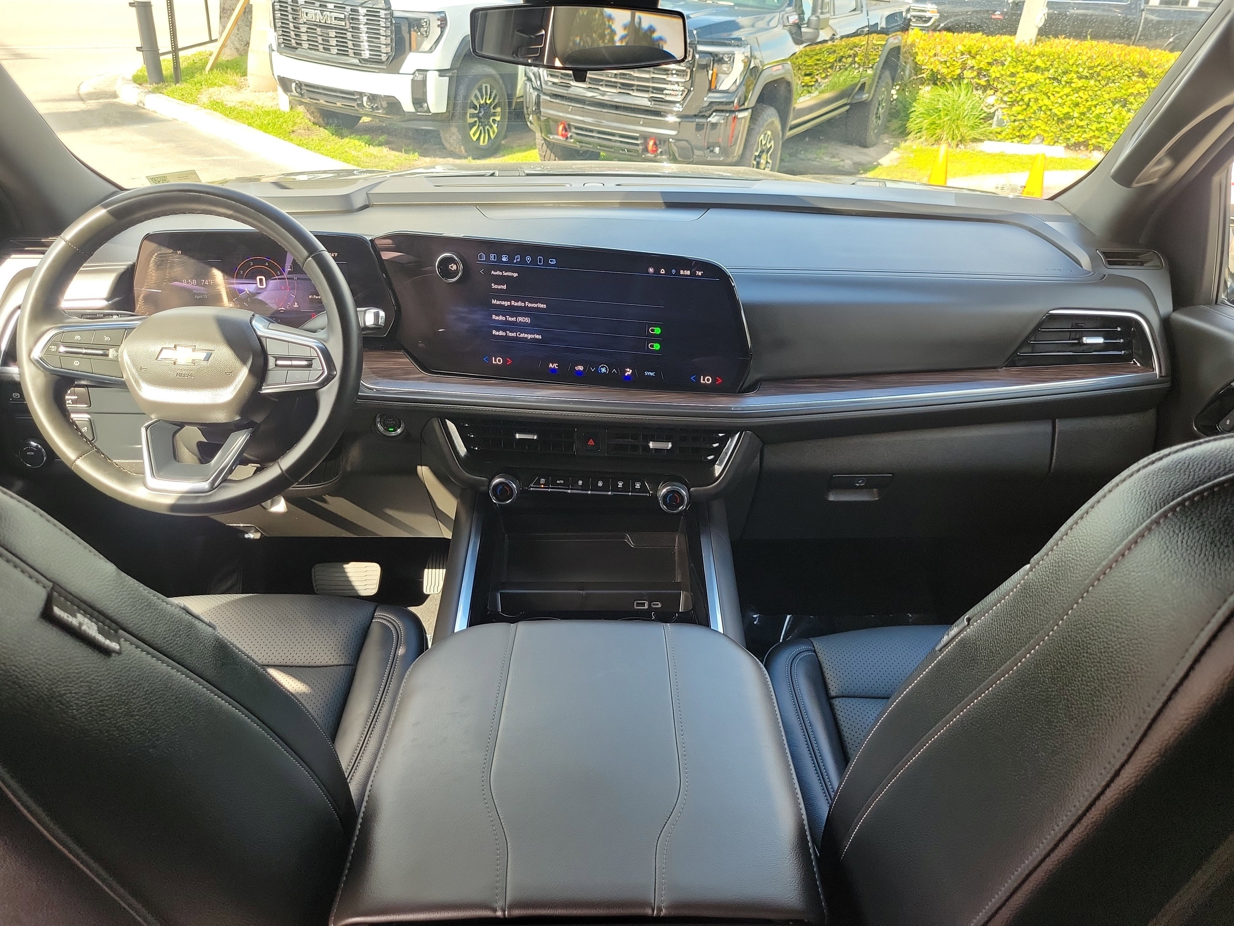 2025 Chevrolet Suburban LS