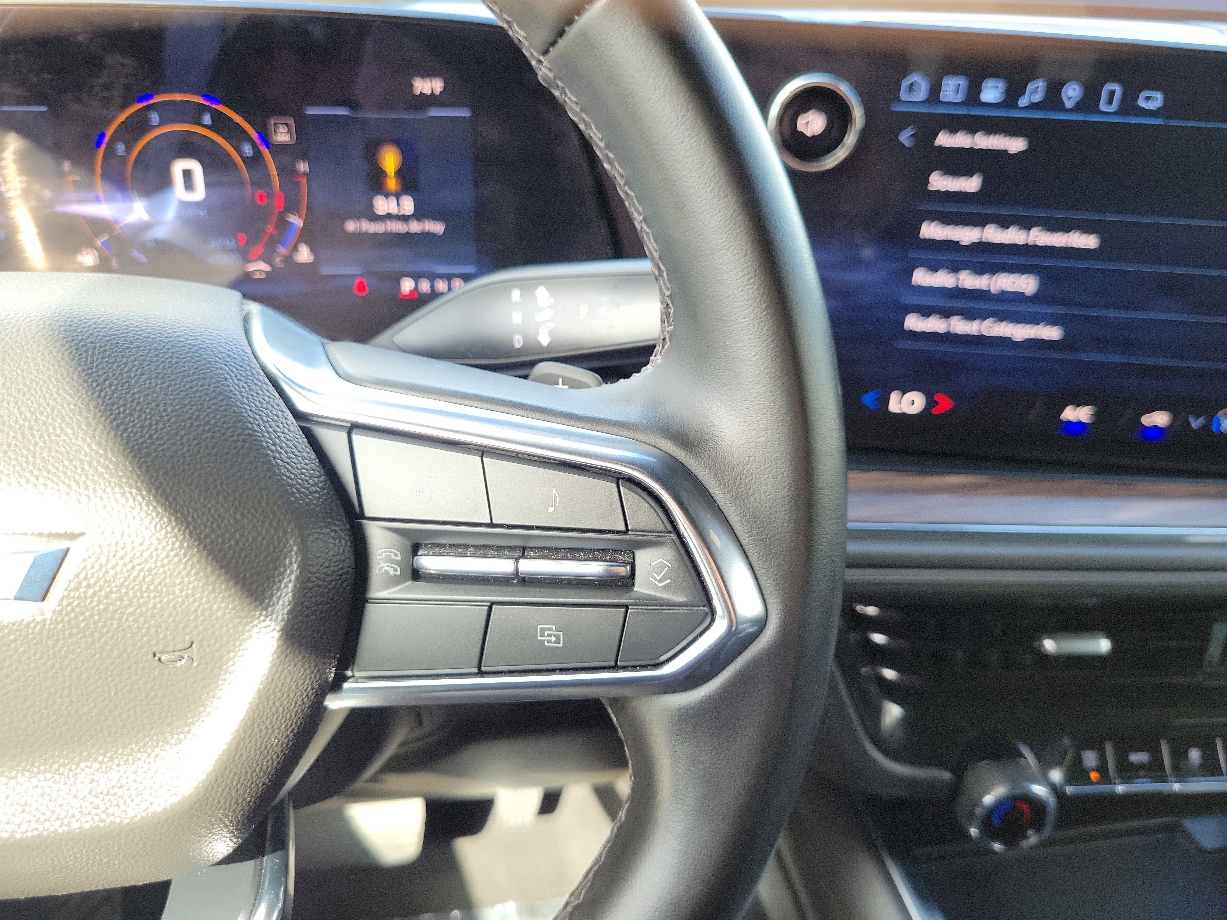 2025 Chevrolet Suburban LS