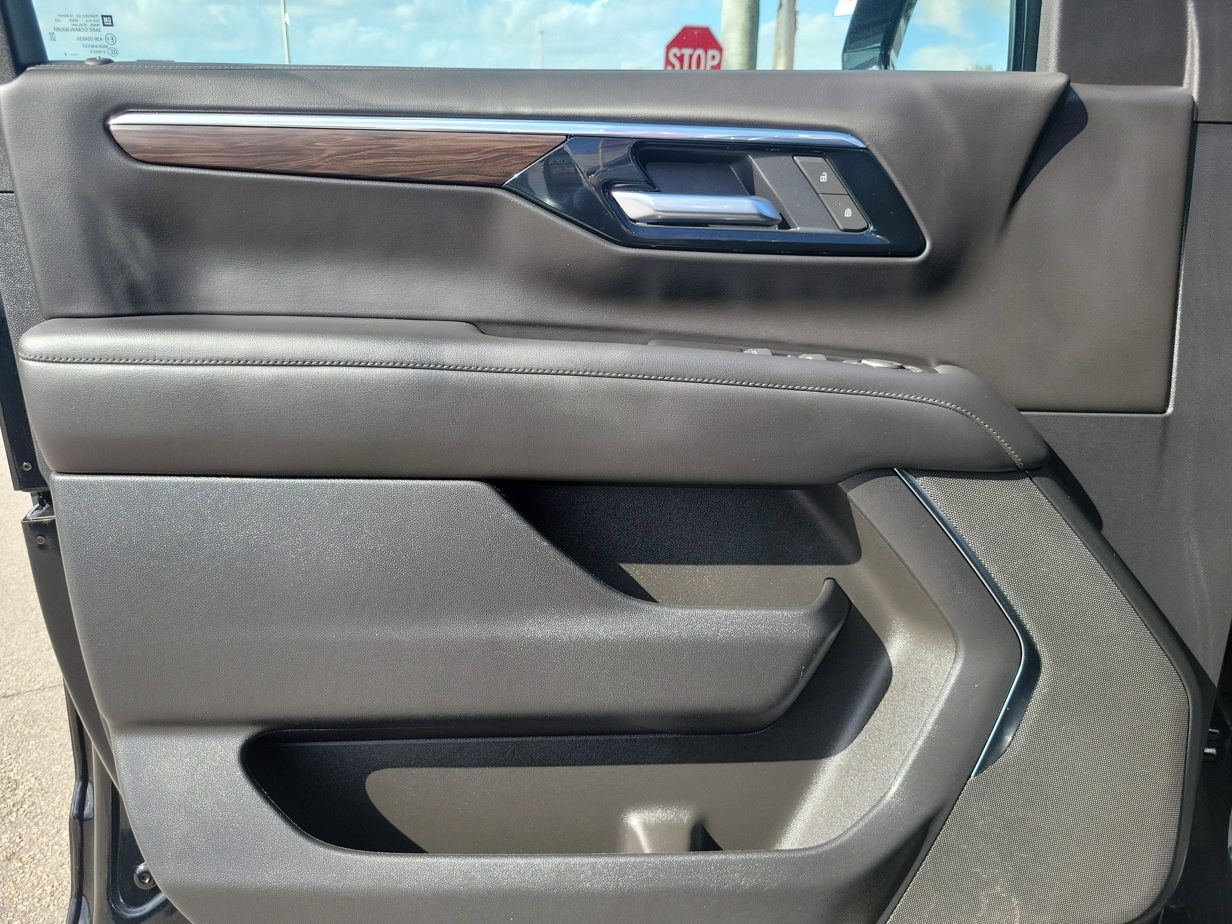 2025 Chevrolet Suburban LS