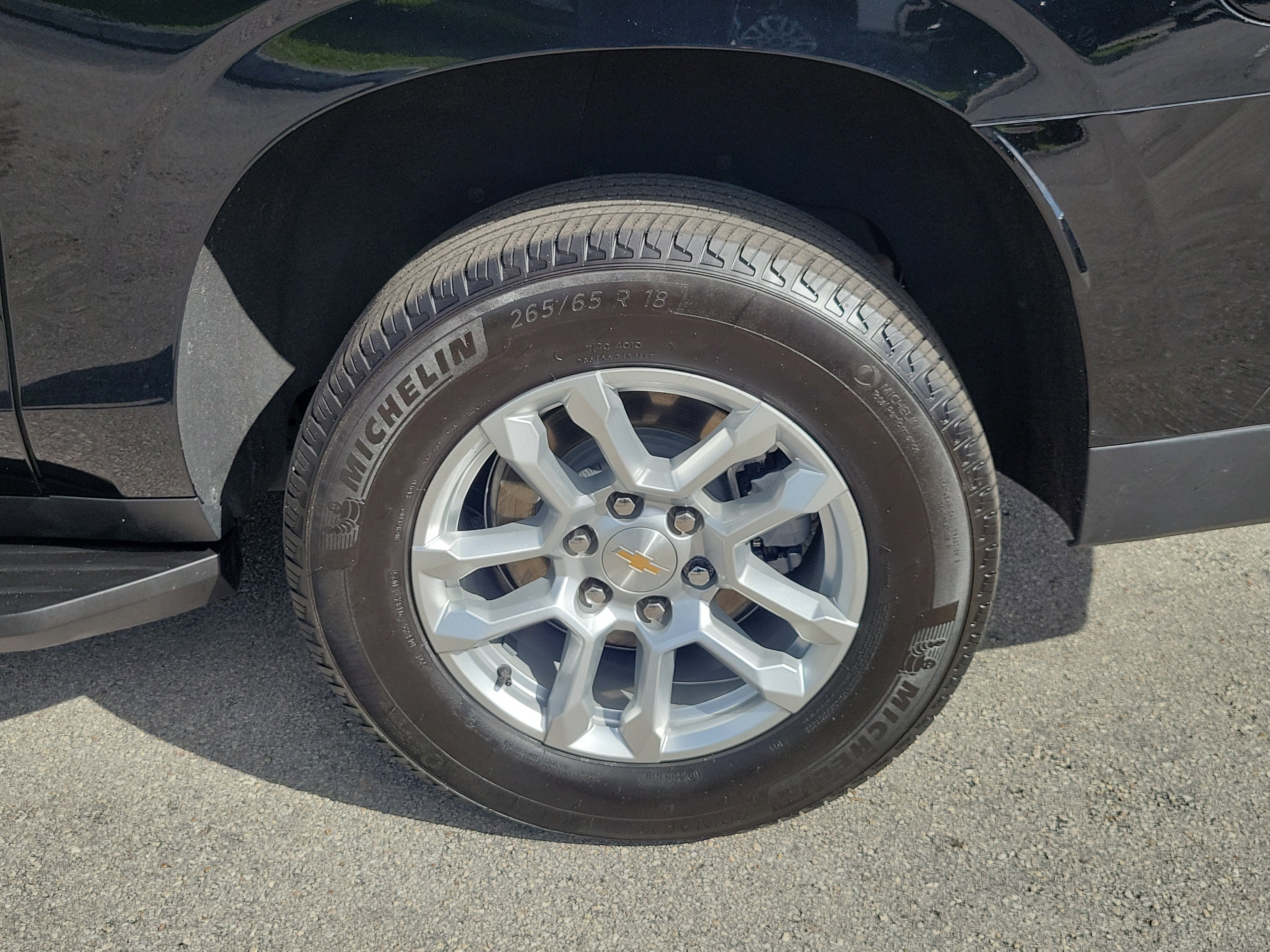 2025 Chevrolet Suburban LS