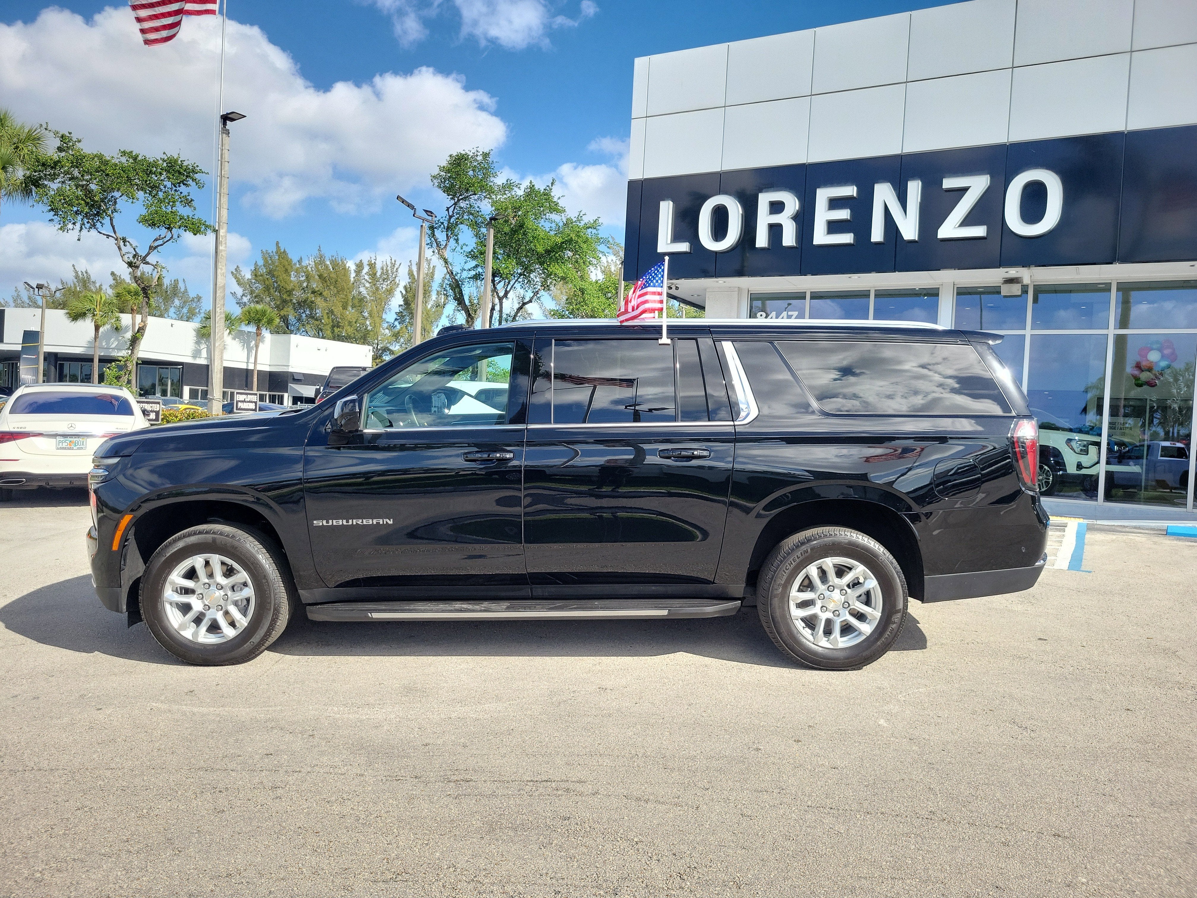 2025 Chevrolet Suburban LS