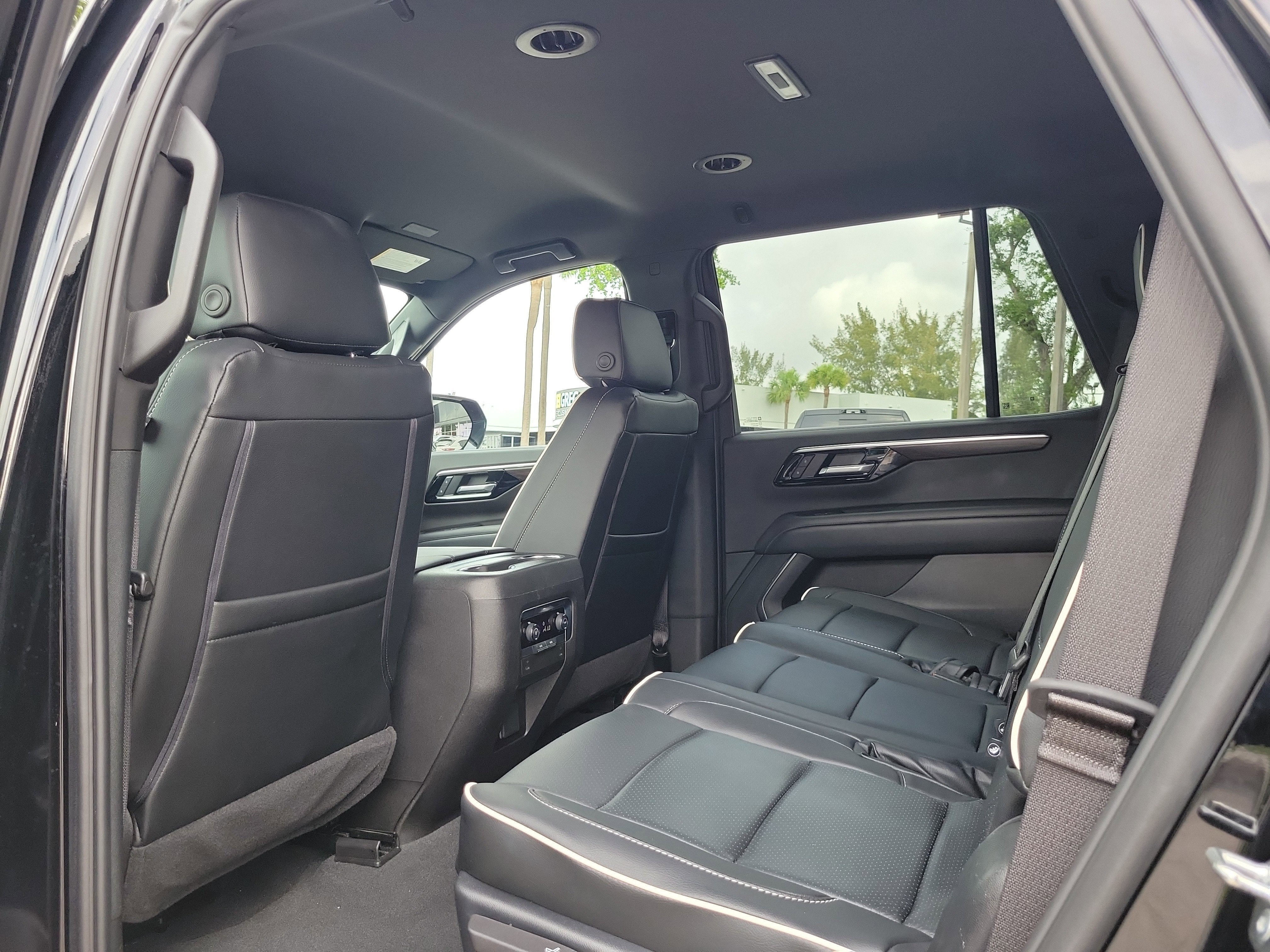 2025 Chevrolet Tahoe LS