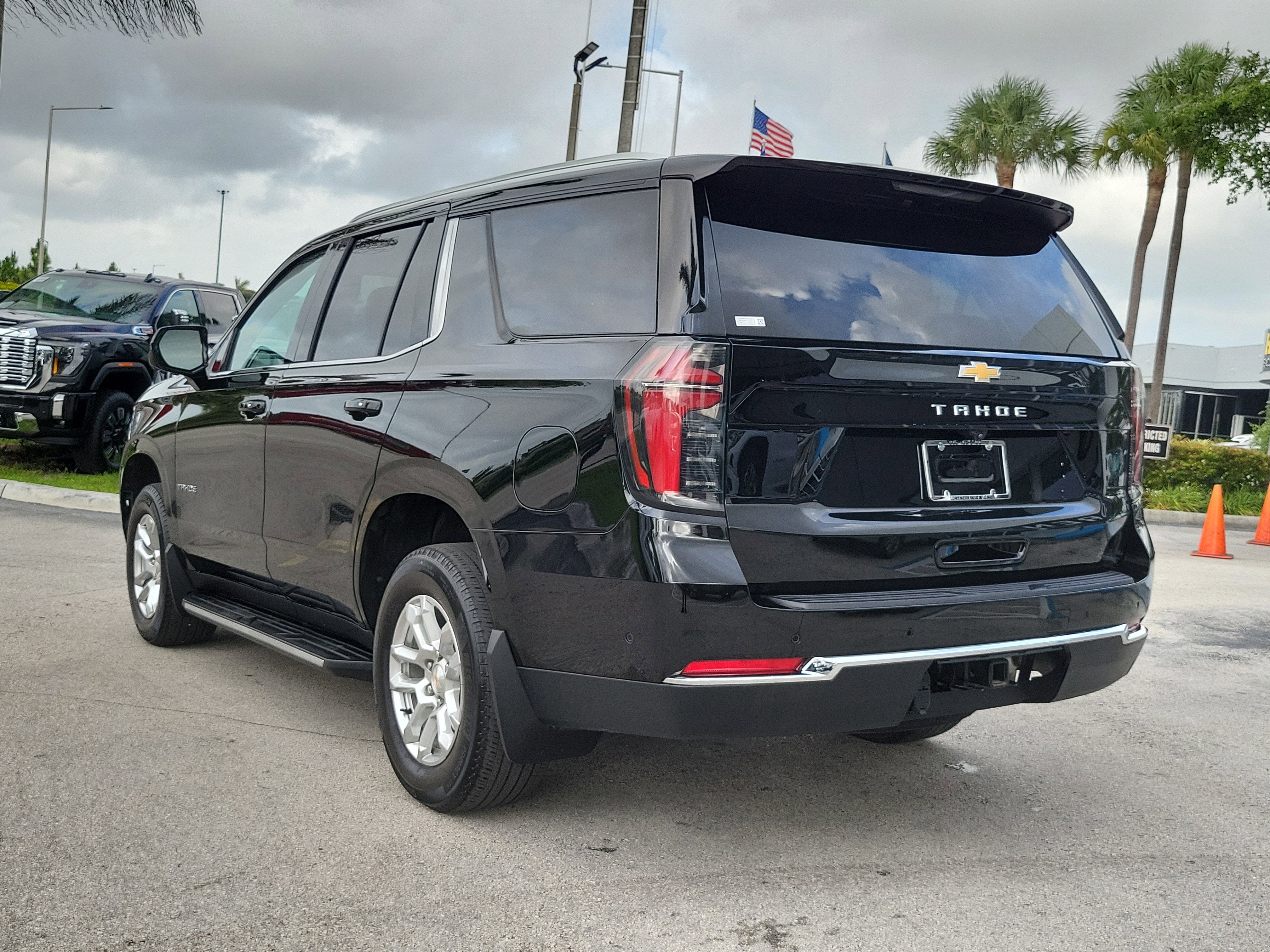 2025 Chevrolet Tahoe LS
