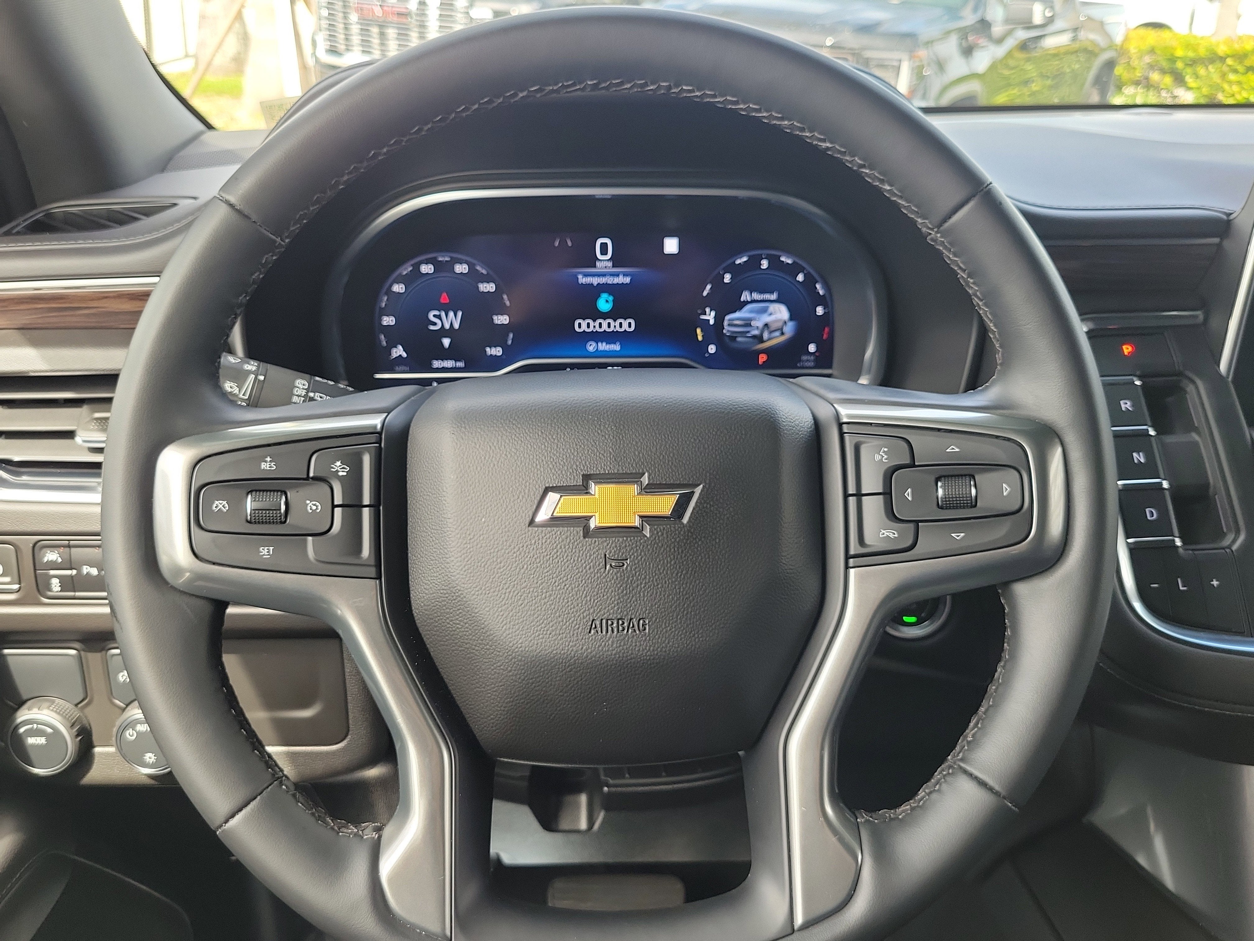 2023 Chevrolet Suburban LT