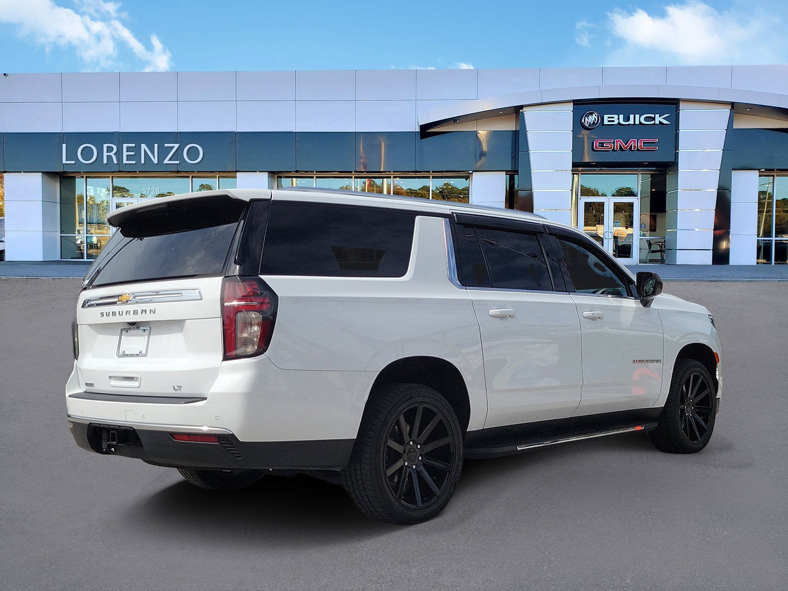 2023 Chevrolet Suburban LT