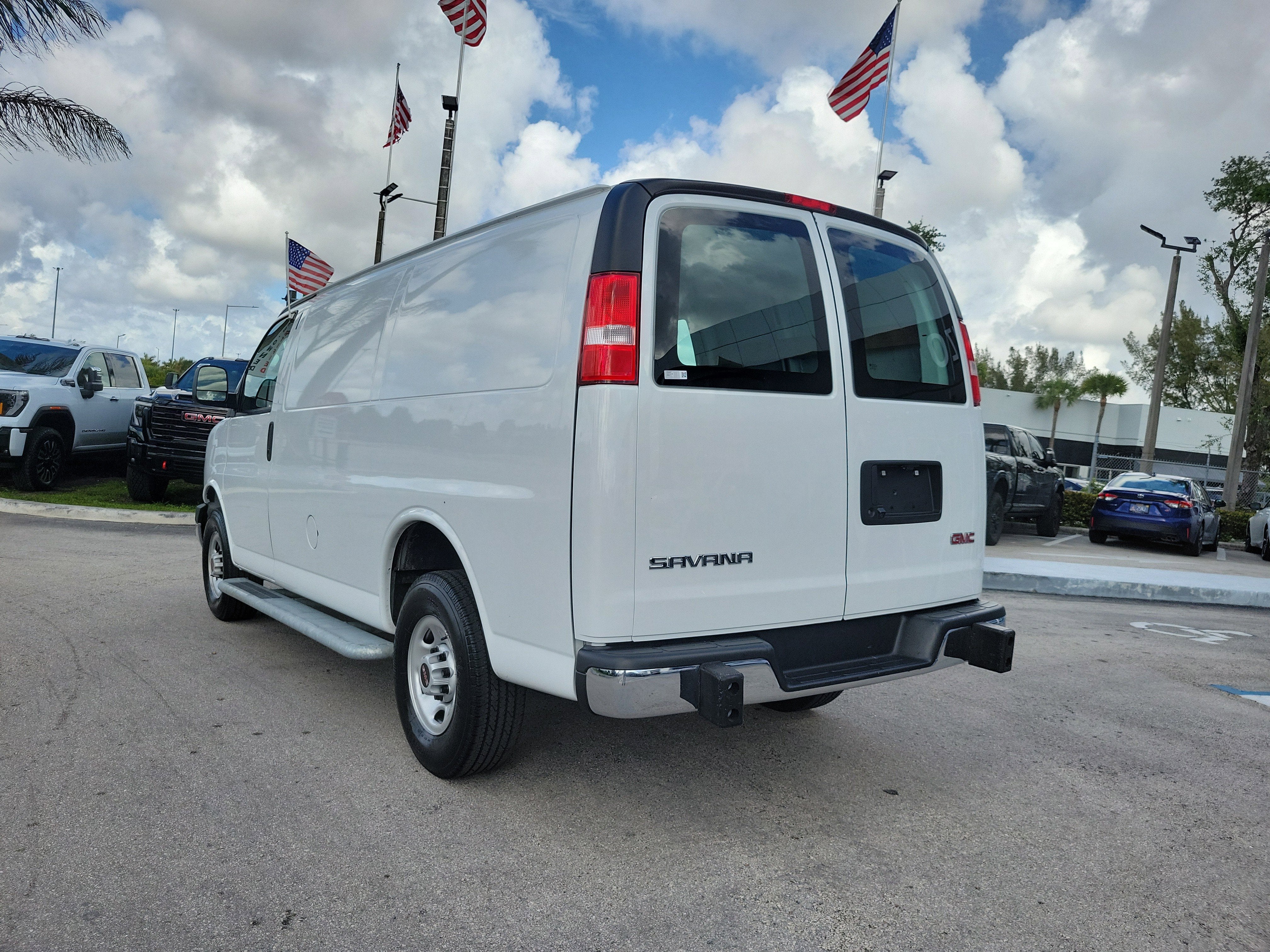 2024 GMC Savana Cargo 2500 Work Van