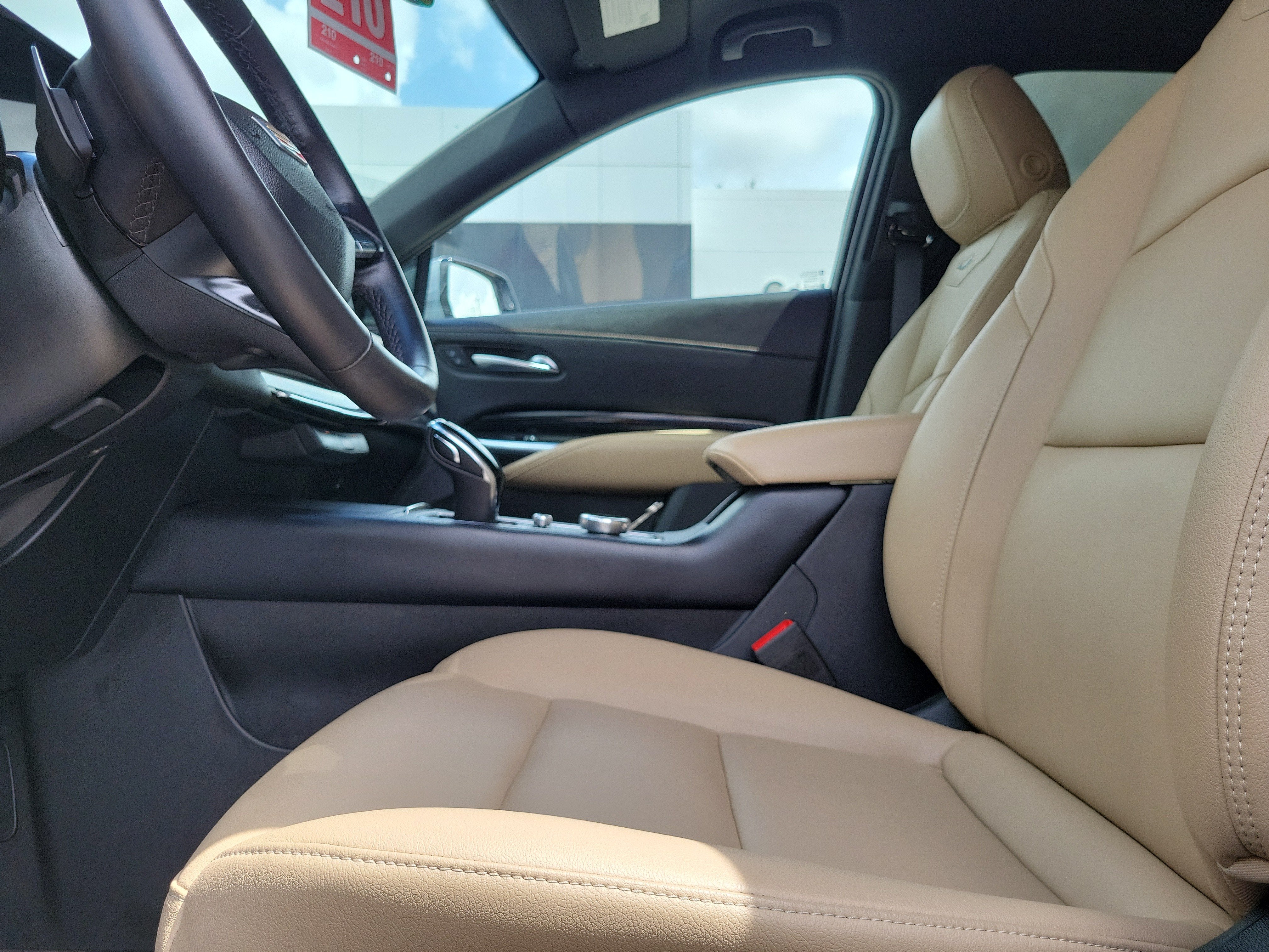 2024 Cadillac XT4 Luxury