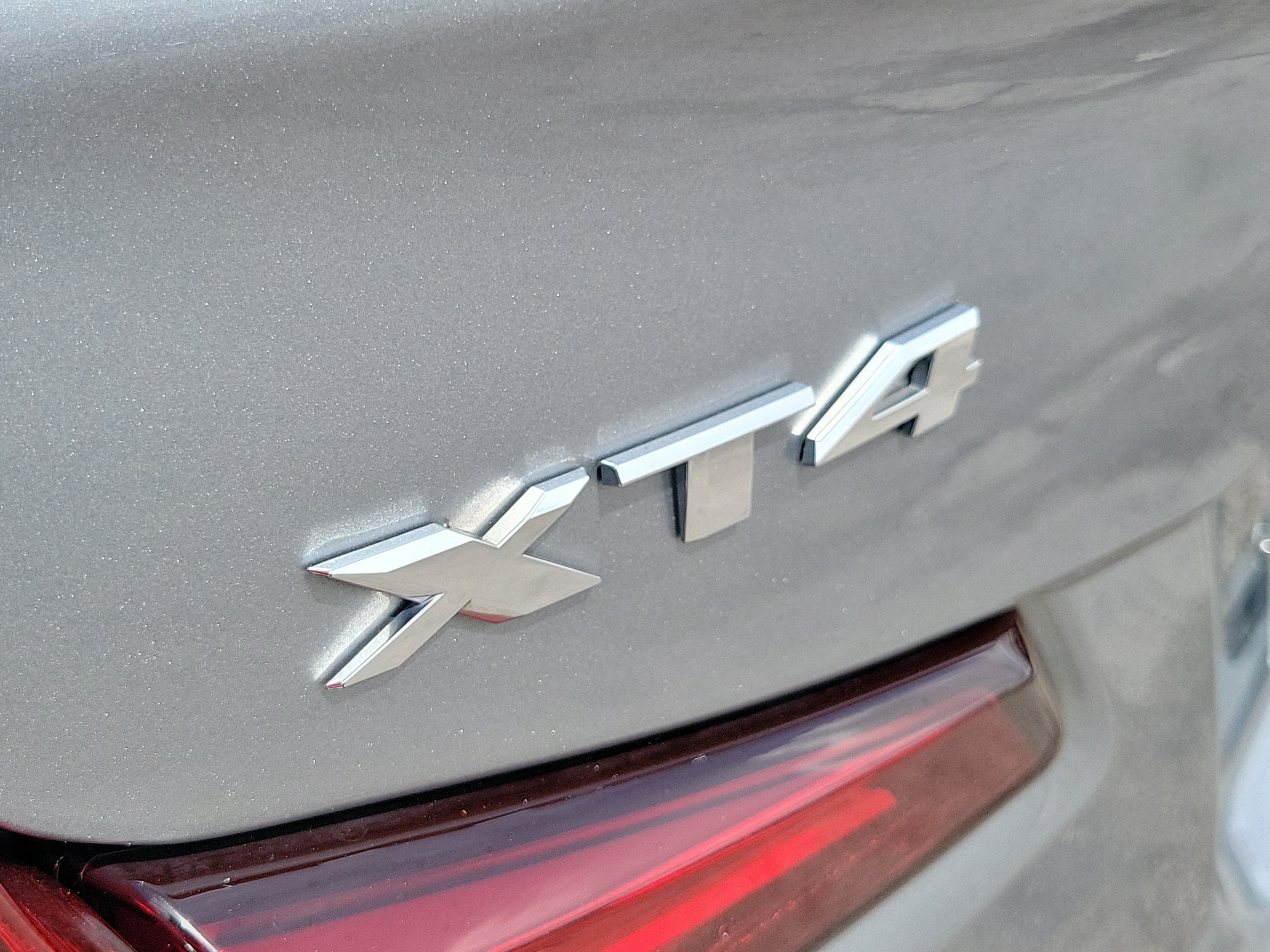 2024 Cadillac XT4 Luxury