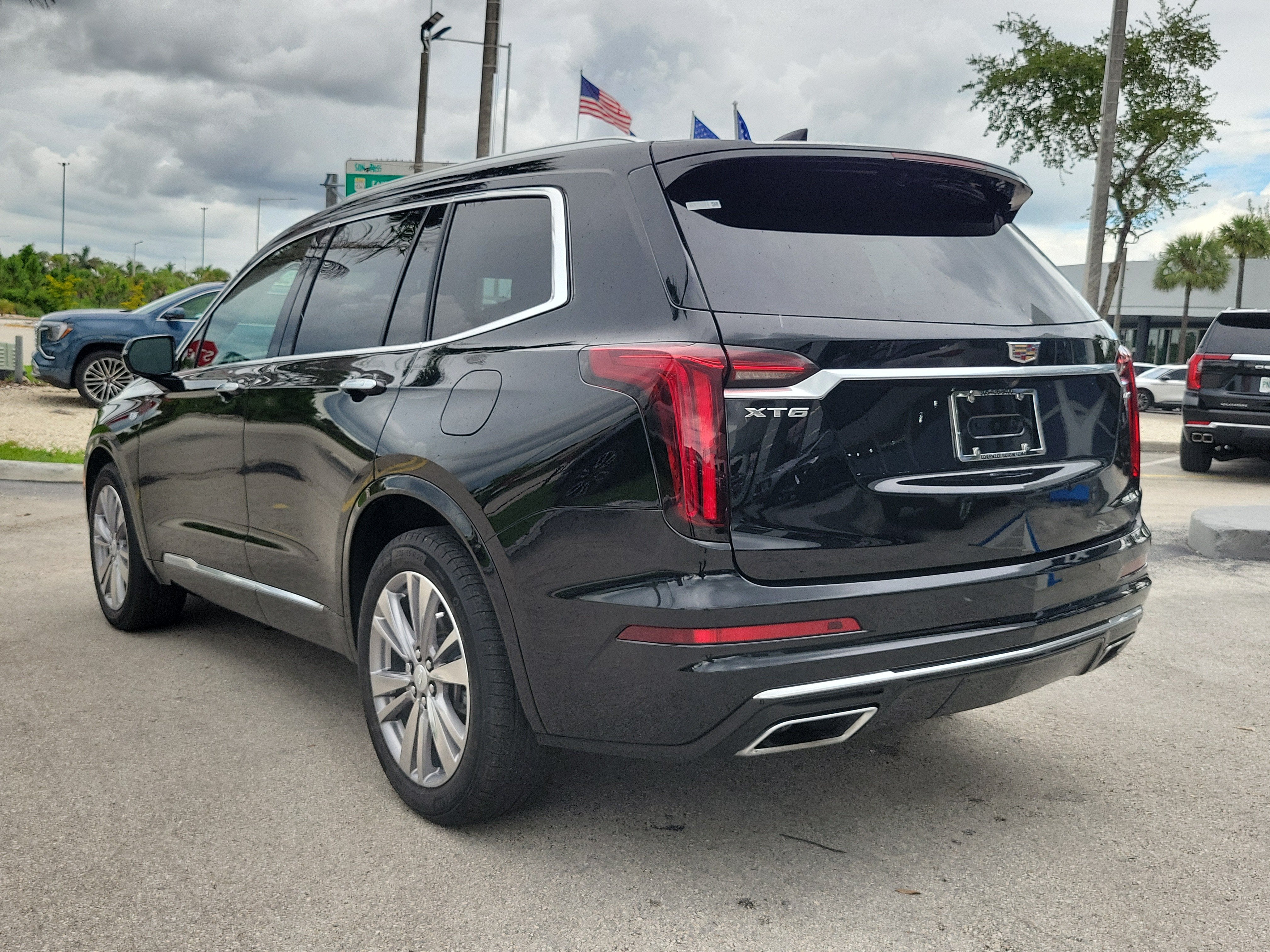 2023 Cadillac XT6 FWD Premium Luxury
