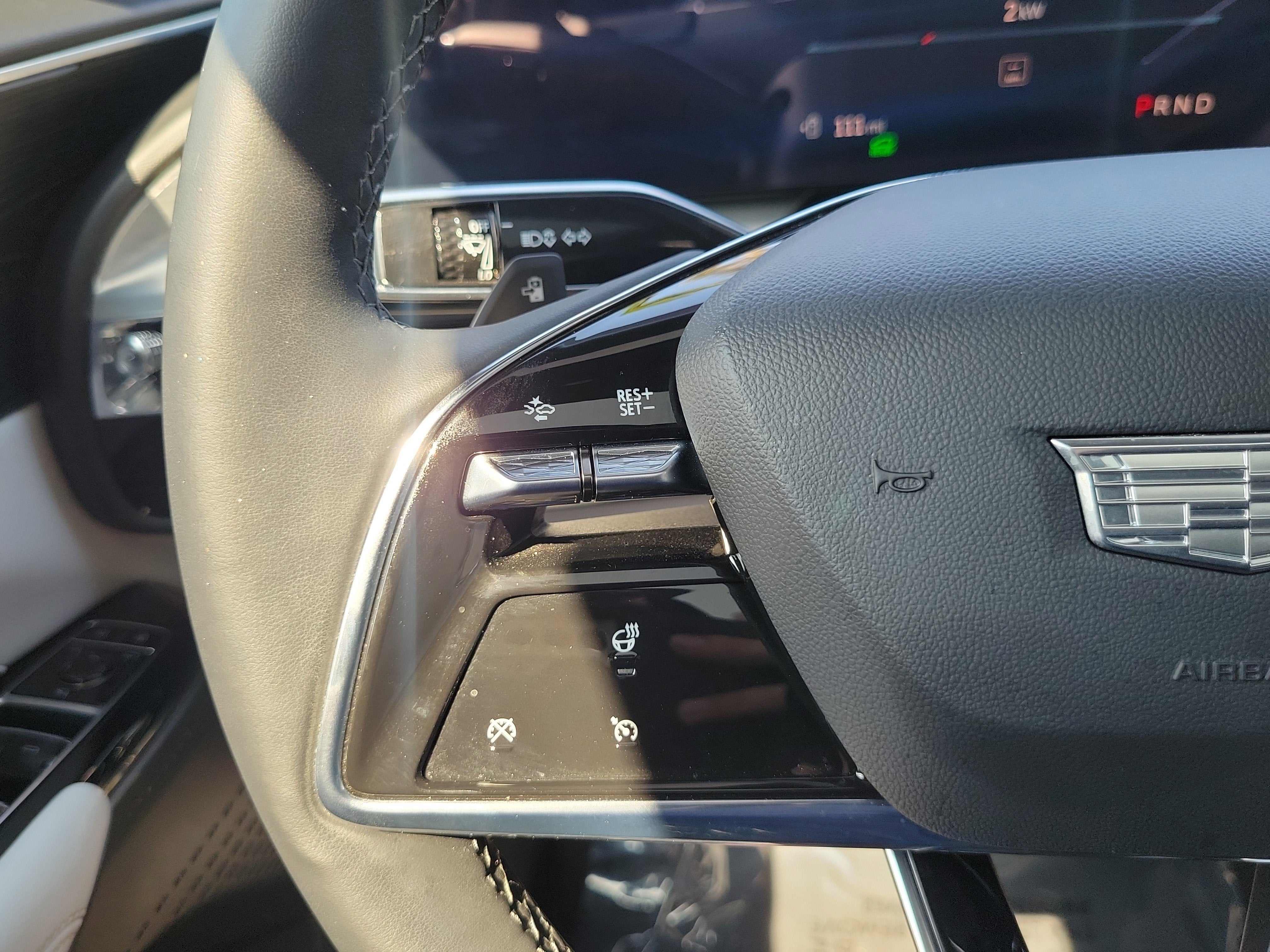 2024 Cadillac LYRIQ Luxury 1